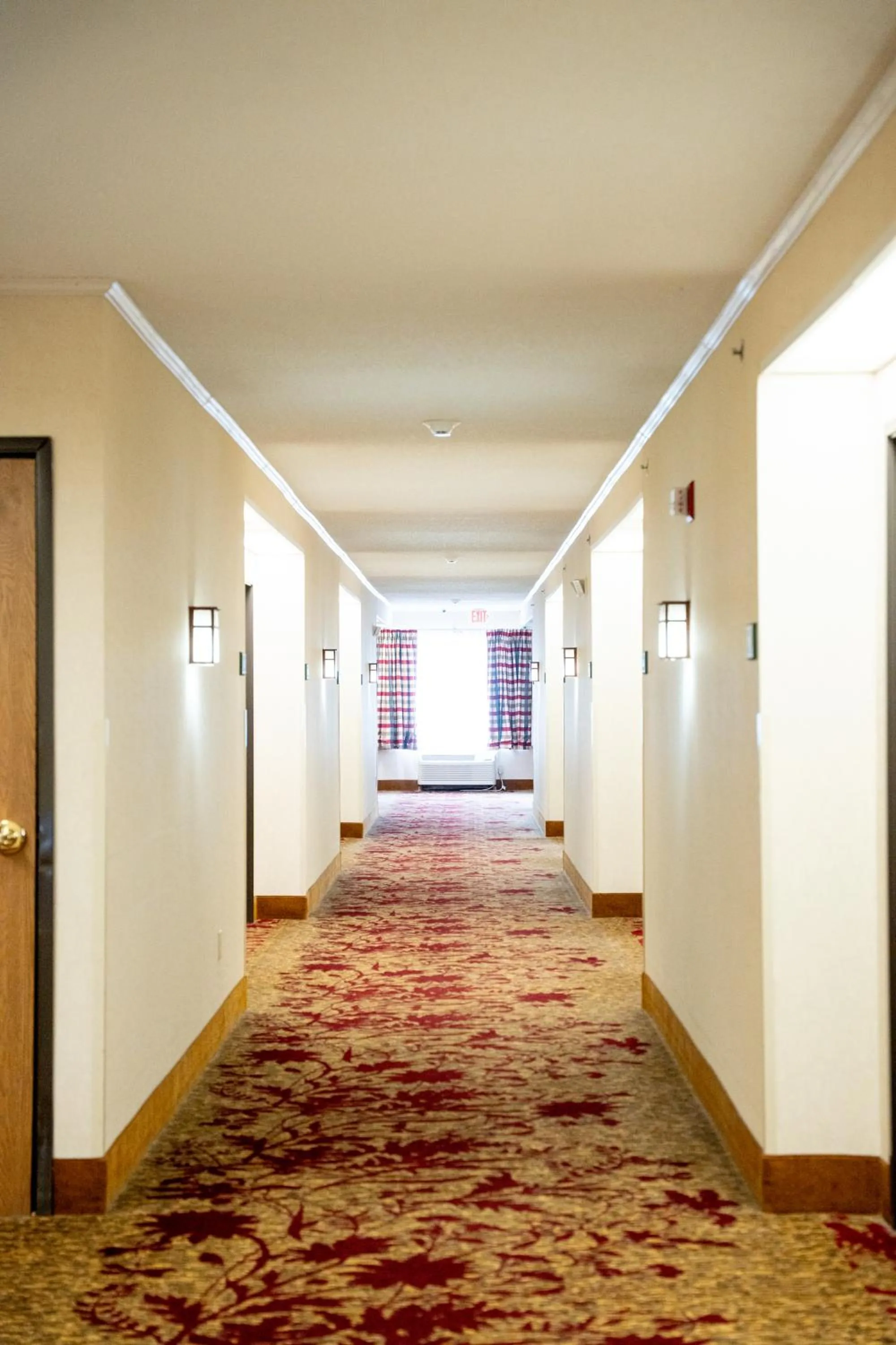 Coshocton Village Inn & Suites