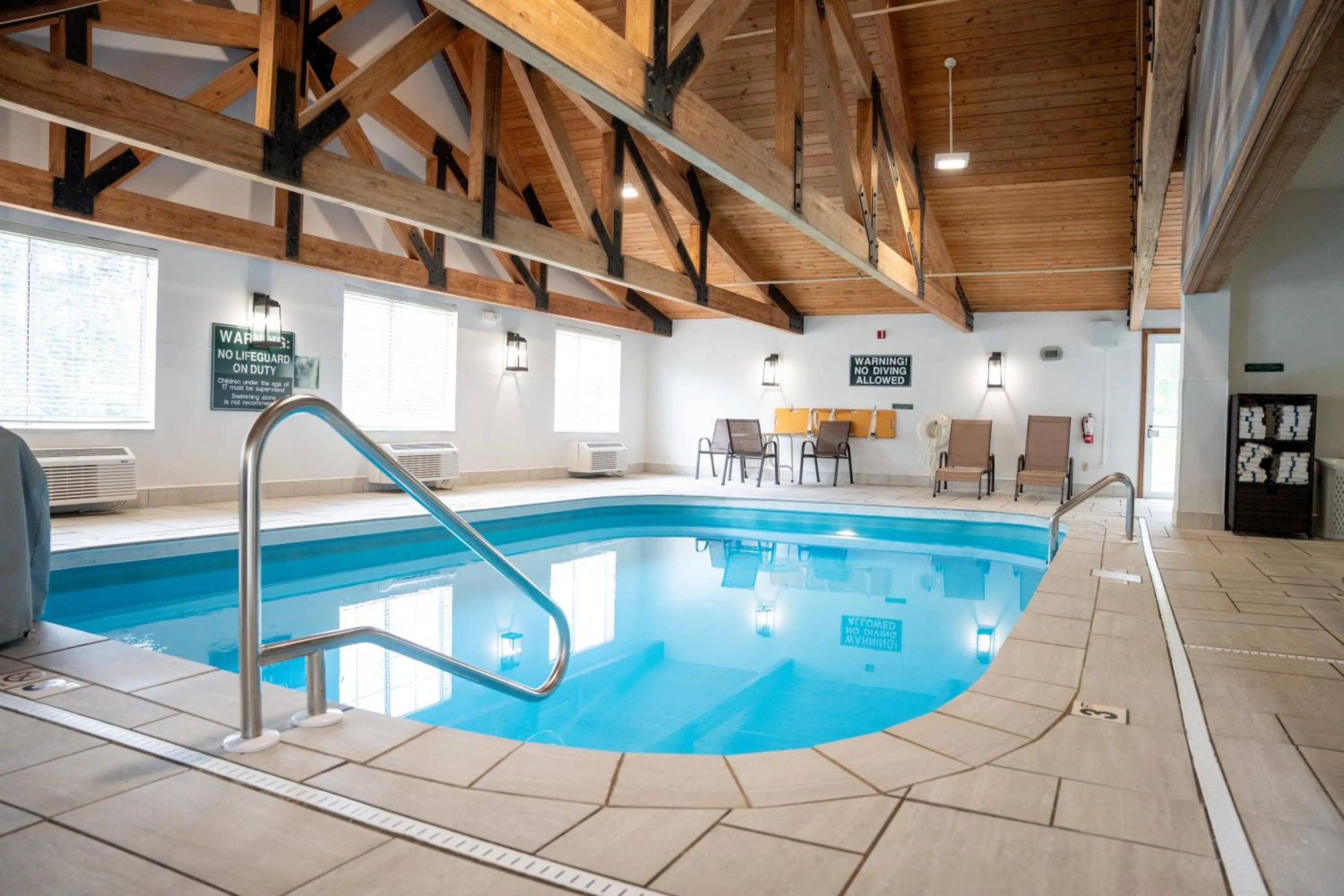 Coshocton Village Inn & Suites