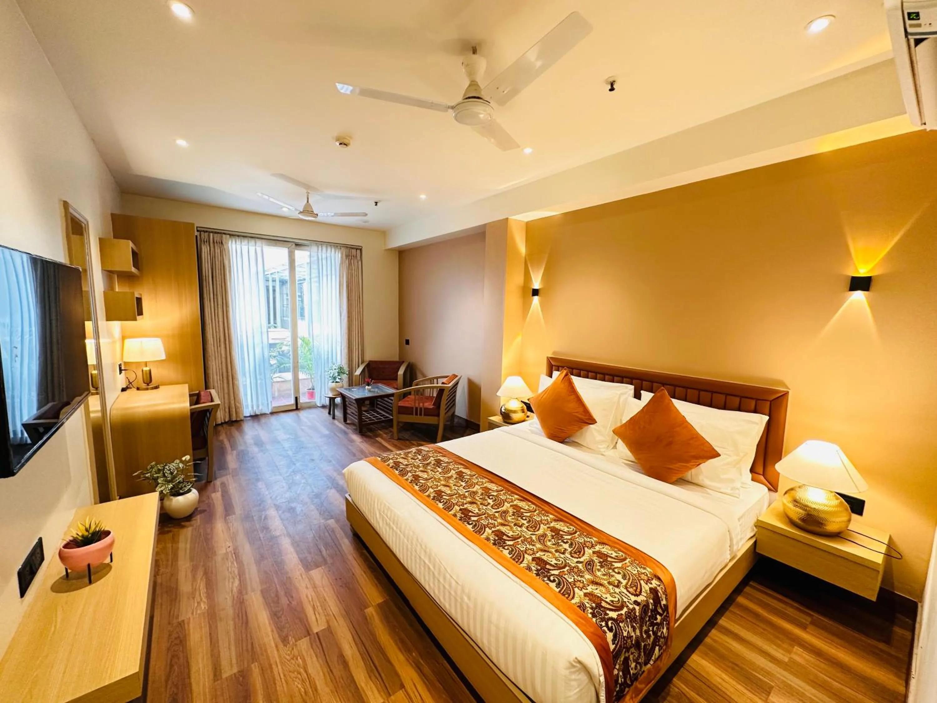 TV and multimedia, Bed in Hotel South Ex Residency - South Ex near AIIMS Delhi - Couple Friendly