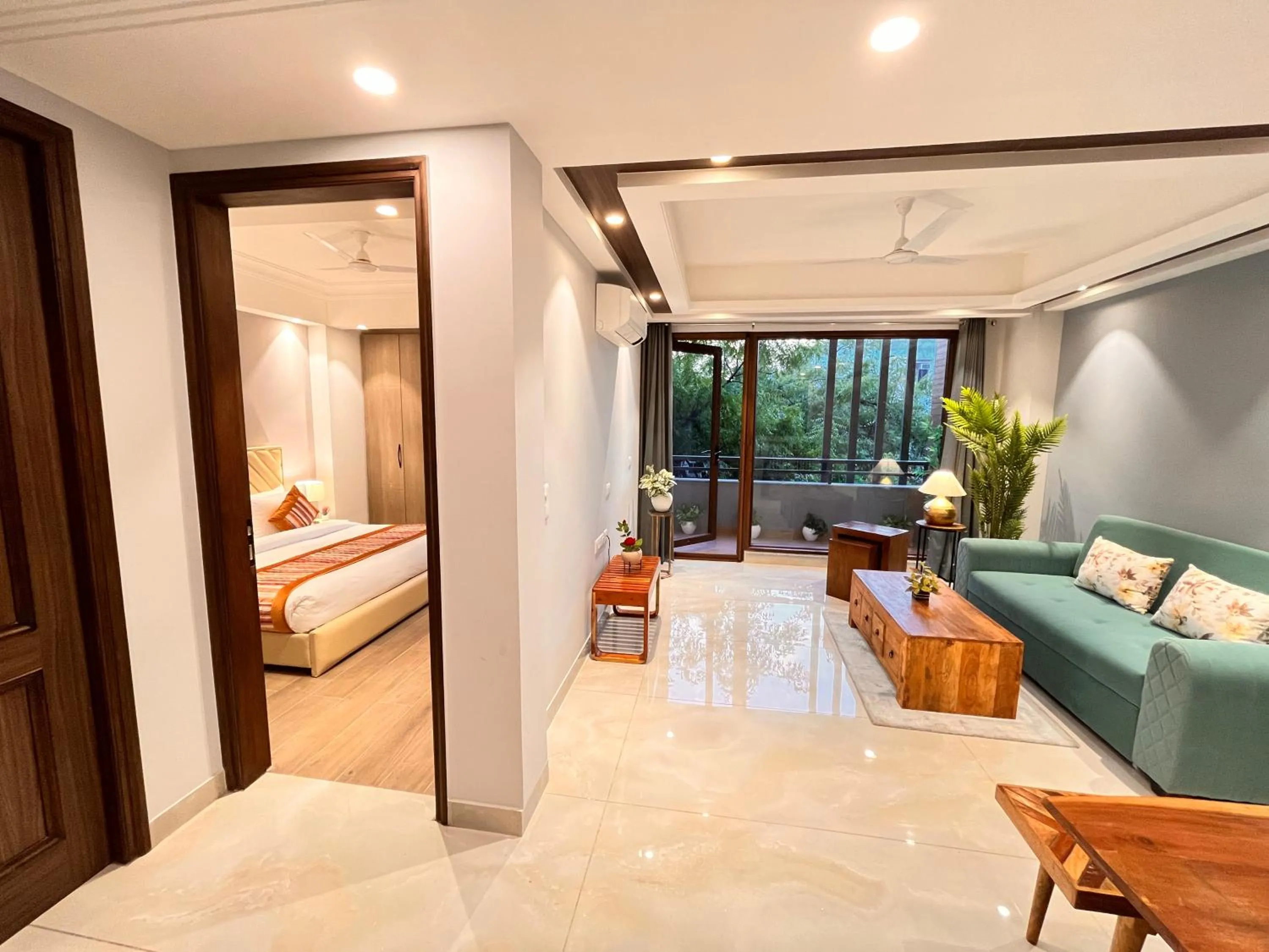 Bed in Hotel South Ex Residency - South Ex near AIIMS Delhi - Couple Friendly