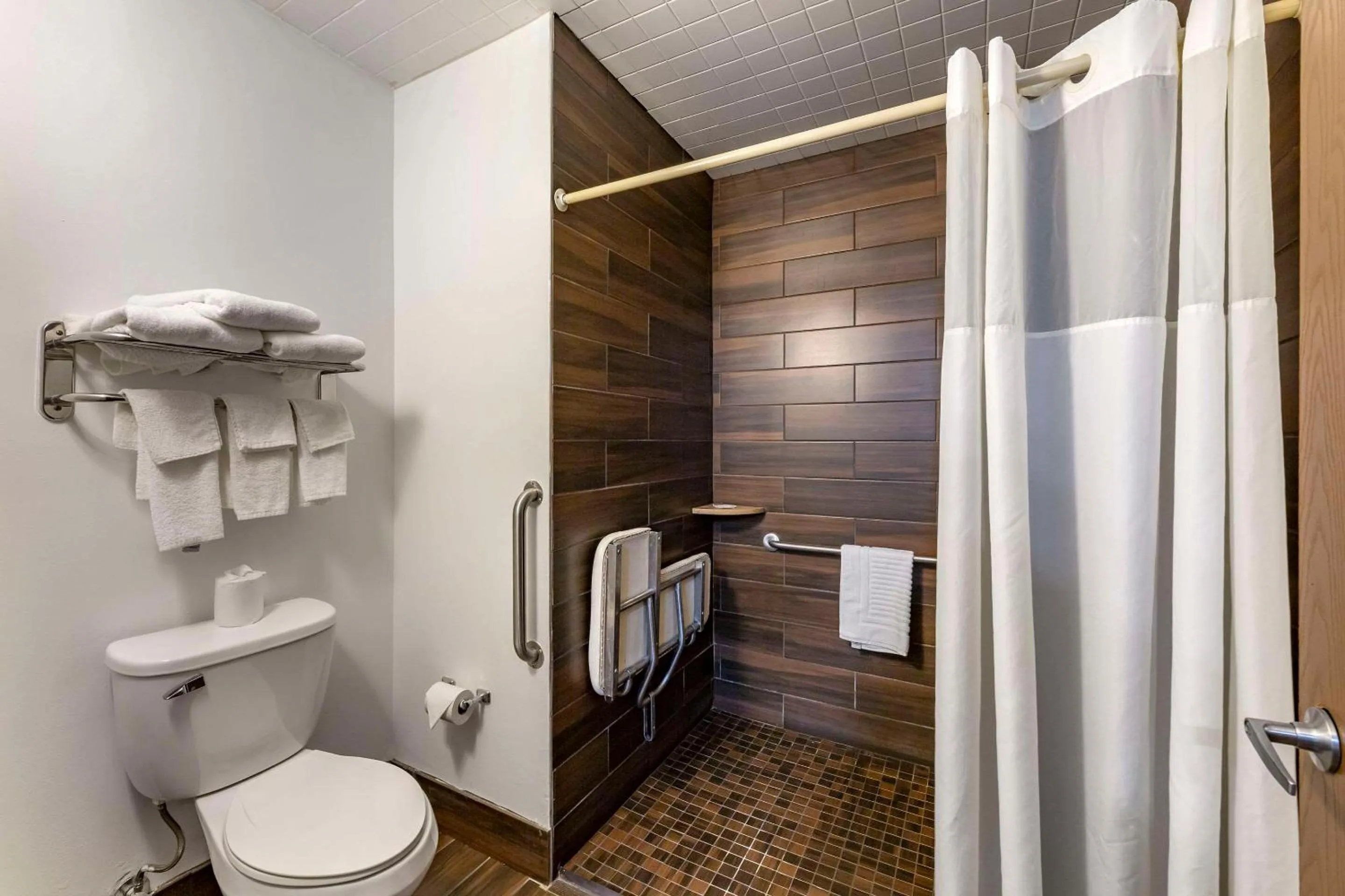 Bedroom in Quality Inn Austintown-Youngstown West