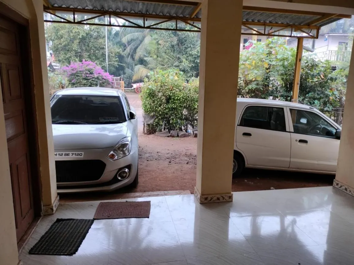 Parking in Om Laxmi Narayan Homestay