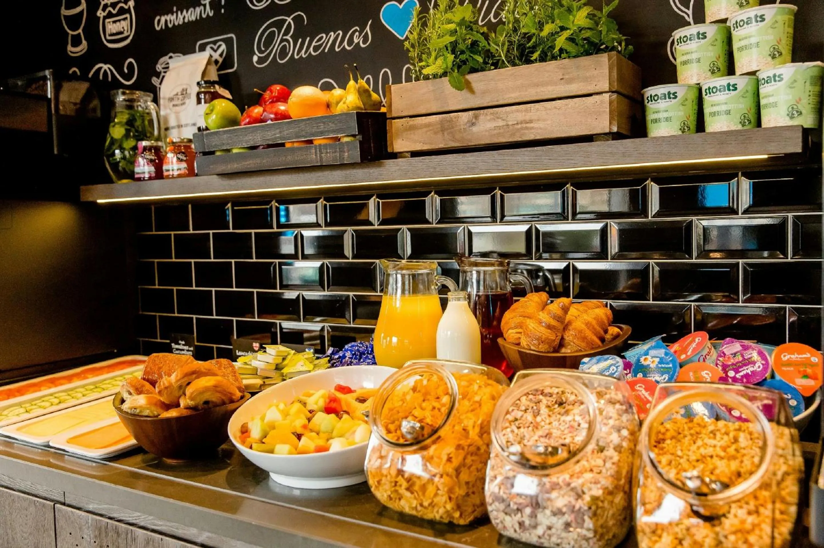 Buffet breakfast in Motel One London-Tower Hill