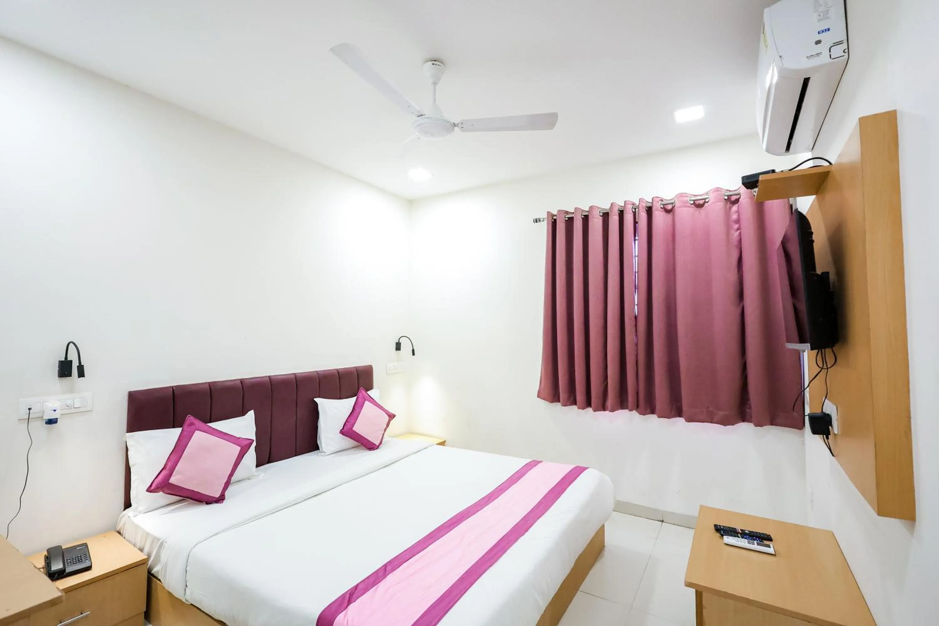 Bedroom, Bed in Hotel Konark Nest-Vijay Nagar