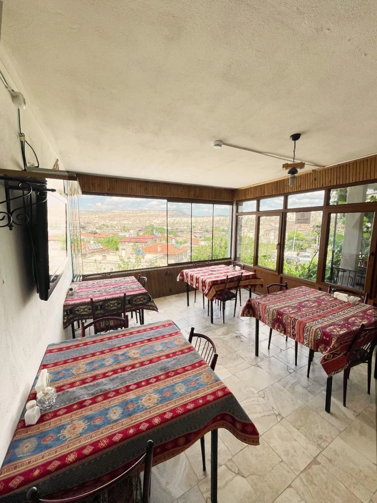 Breakfast in Avlu Cave House