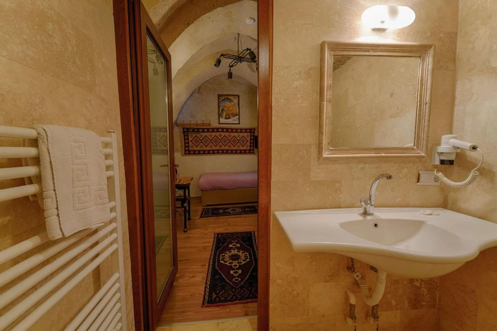 Bathroom in Avlu Cave House