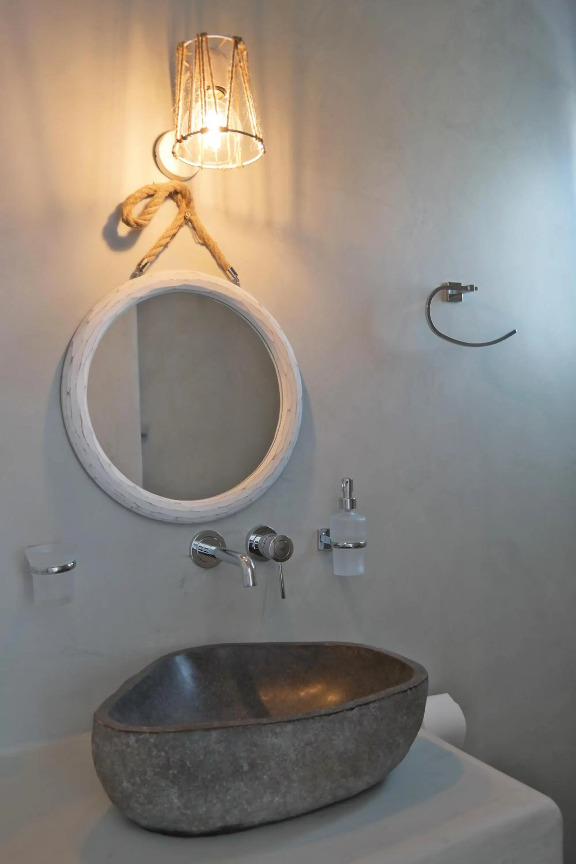 Bathroom in Annio studios