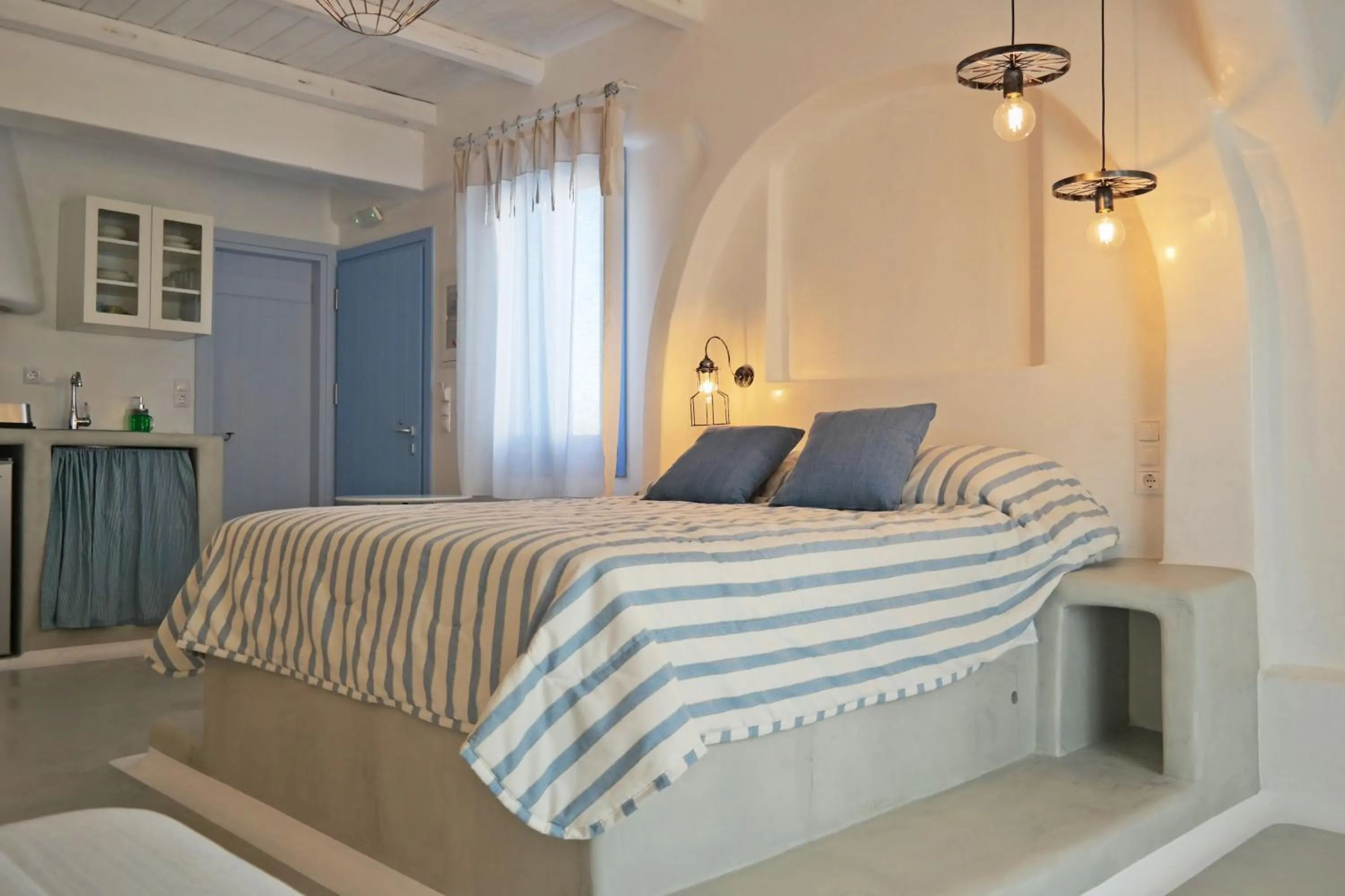 Bedroom, Bed in Annio studios