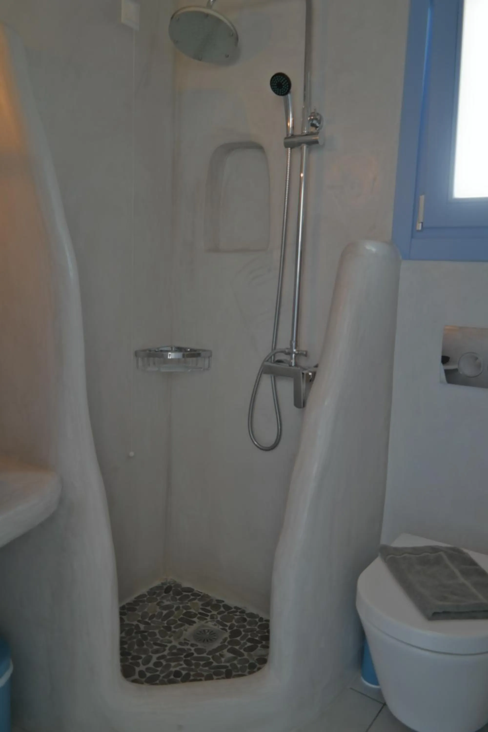 Bathroom in Annio studios