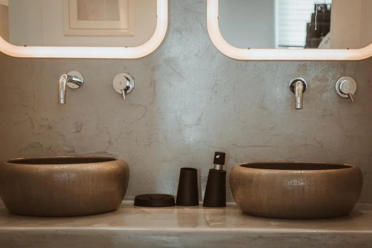 Bathroom in Annio studios
