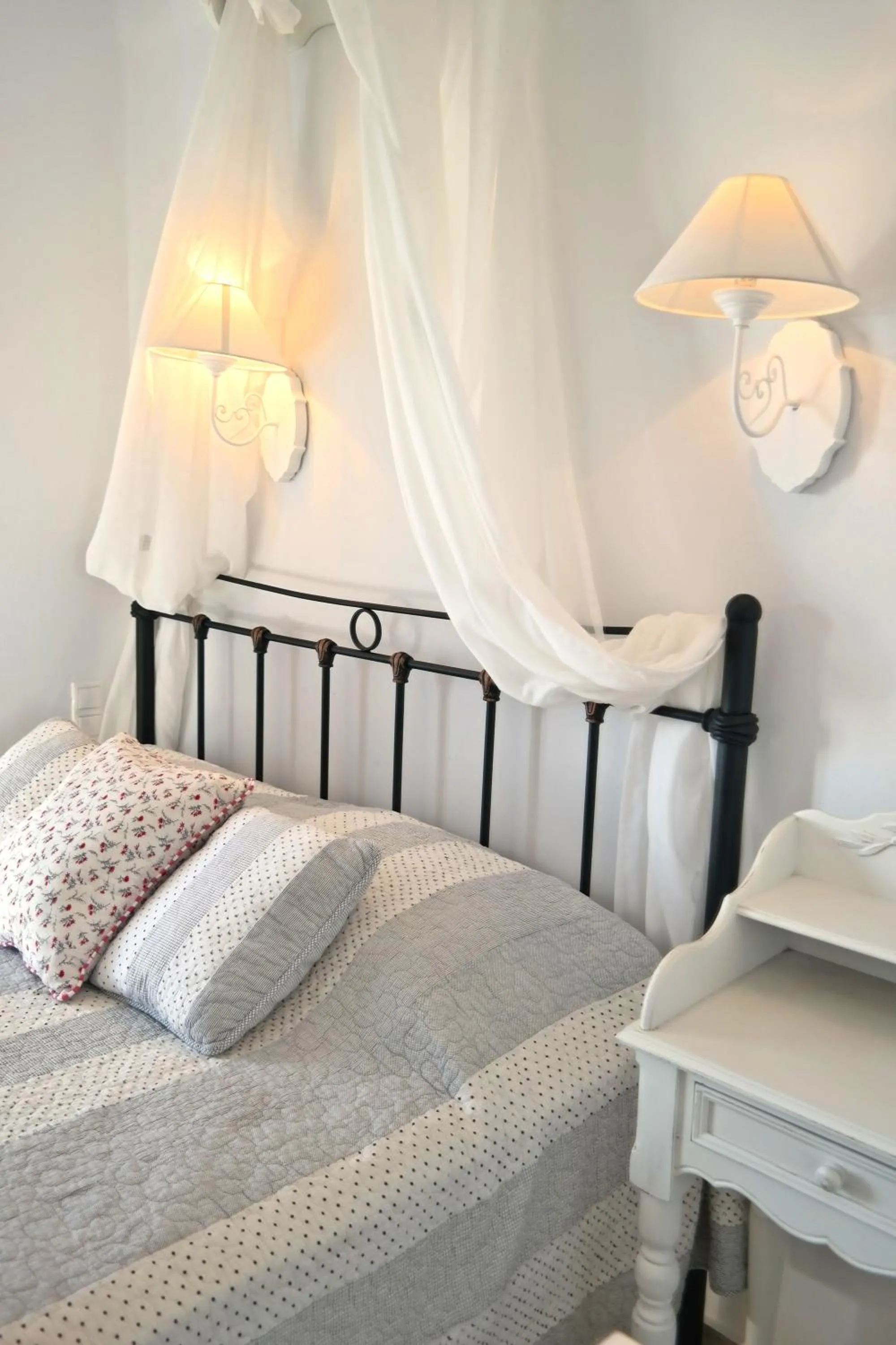 Bedroom, Bed in Annio studios