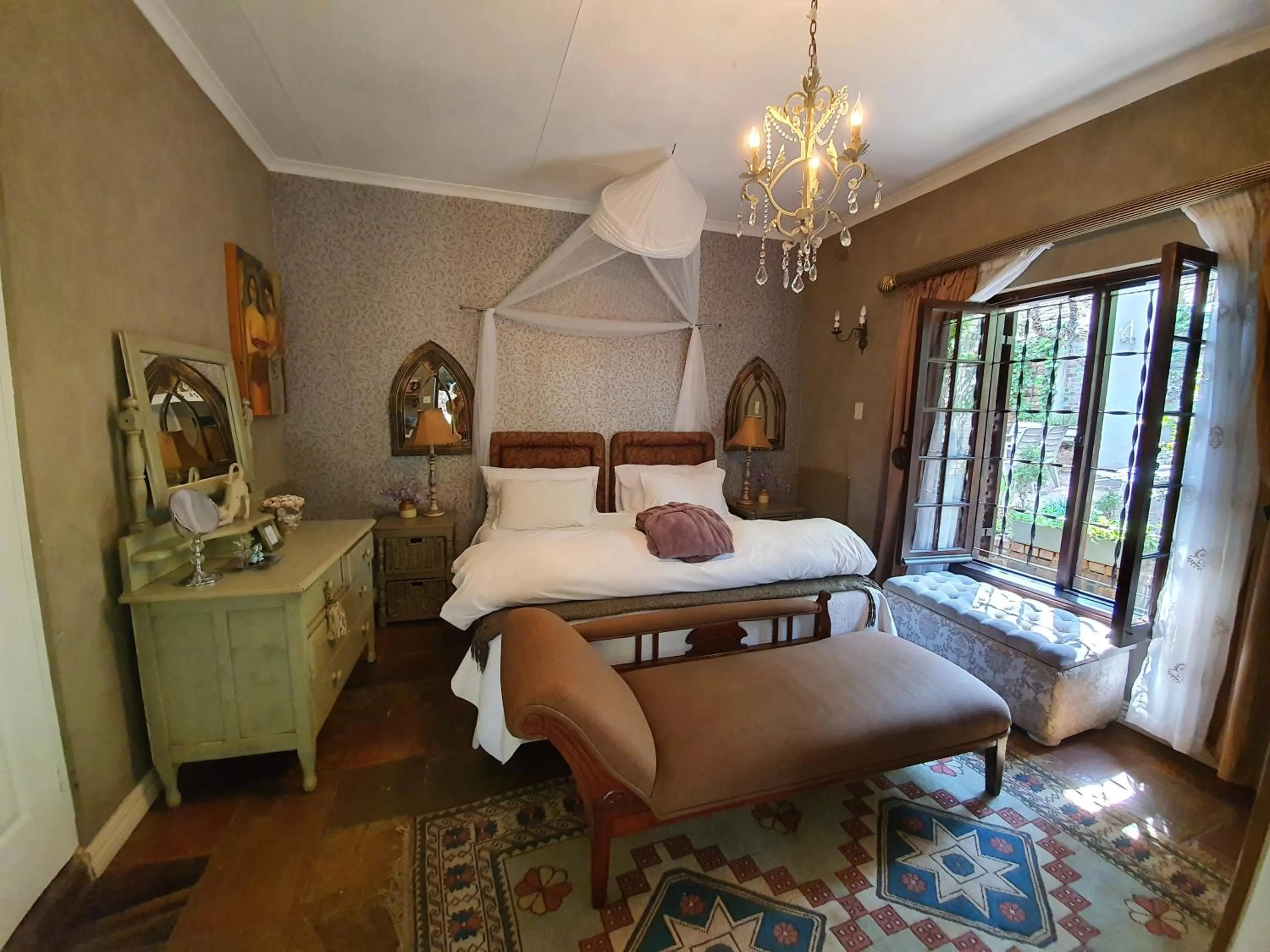 Bed in Waterhouse Guest Lodge in Waterkloof