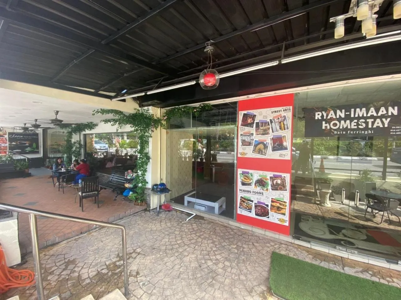 Facade/entrance in Hotel O Ray Yan Guesthouse
