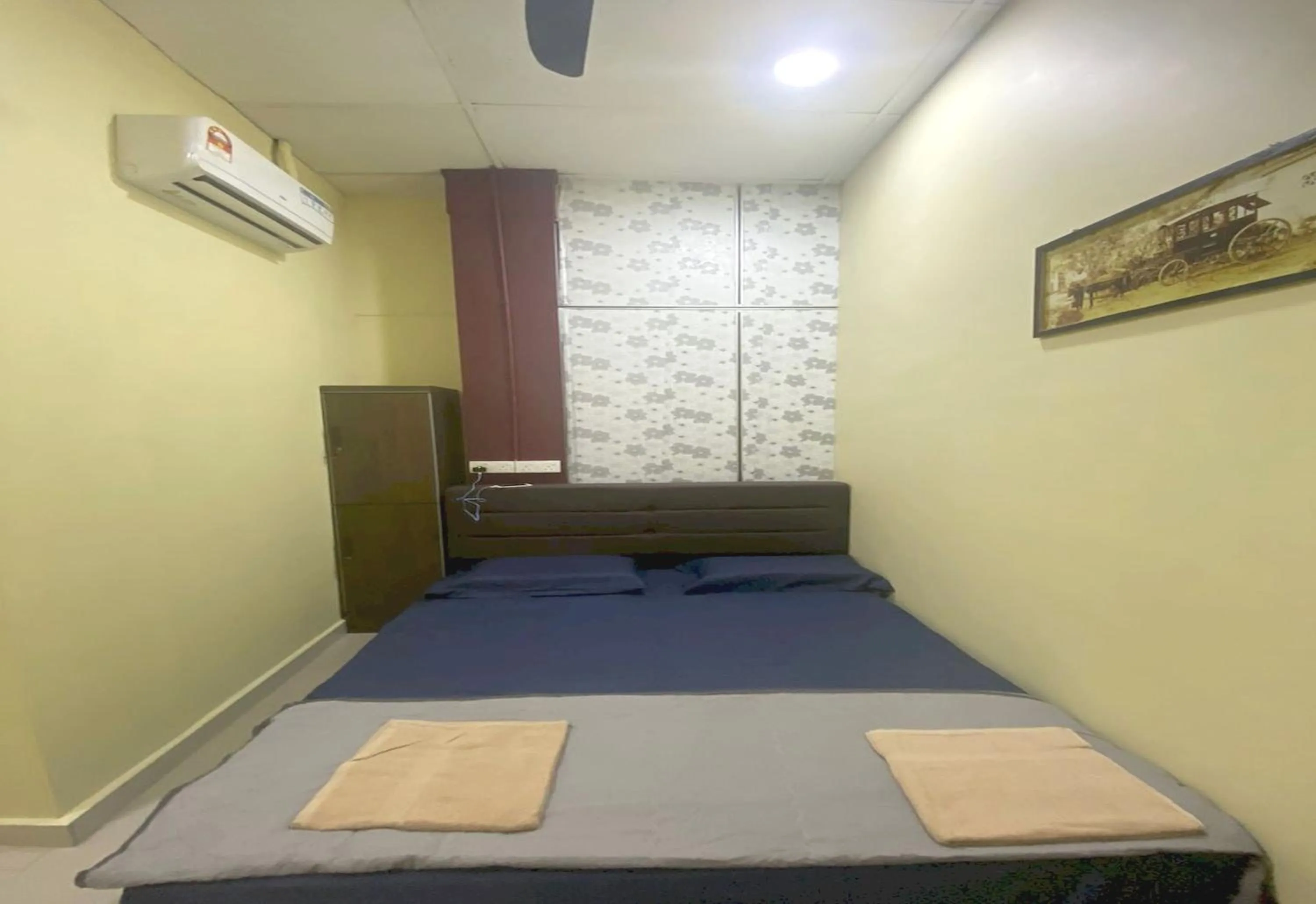 Double Room with Shared Bathroom - single occupancy in Hotel O Ray Yan Guesthouse