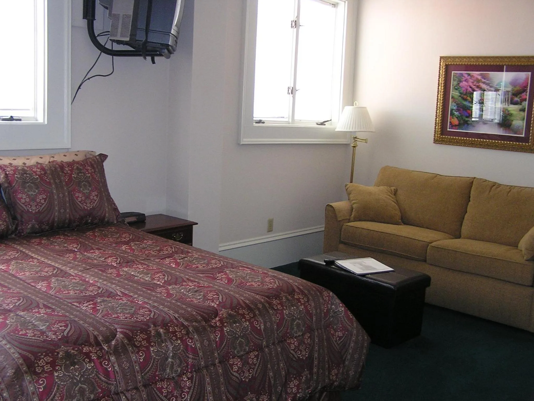 Photo of the whole room, Bed in Chateau Orleans