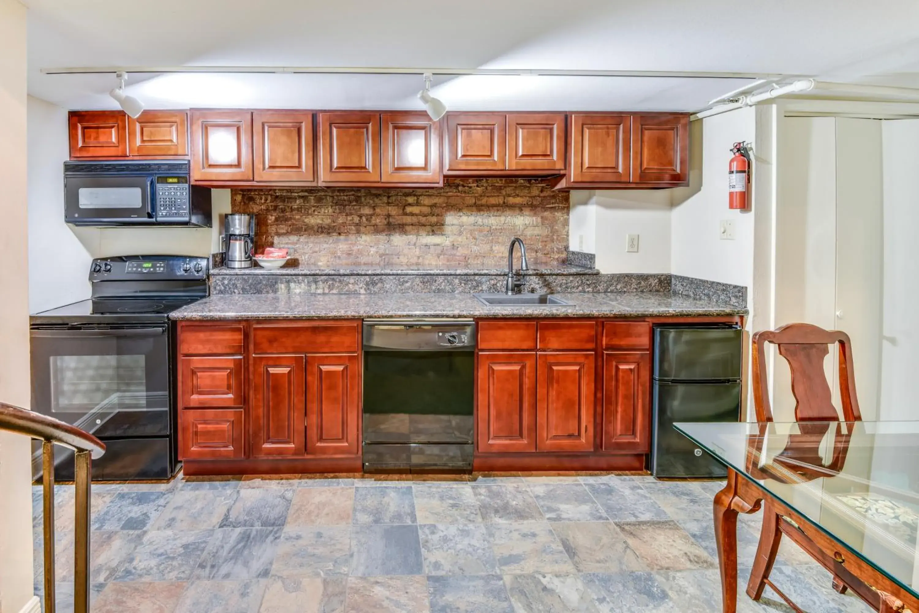 Two-Bedroom Apartment in Plaza Suites Downtown New Orleans Two-Bedroom Apartment in Plaza Suites Downtown New Orleans