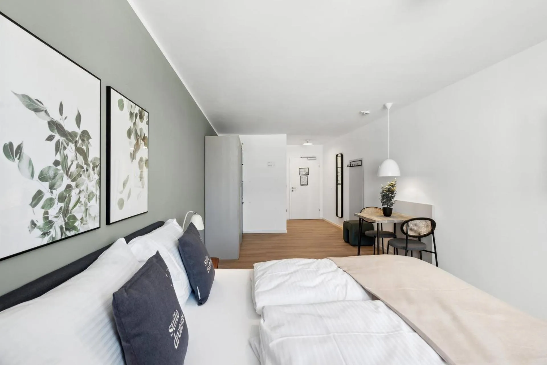 Bed in Limehome Salzburg Sterneckstr