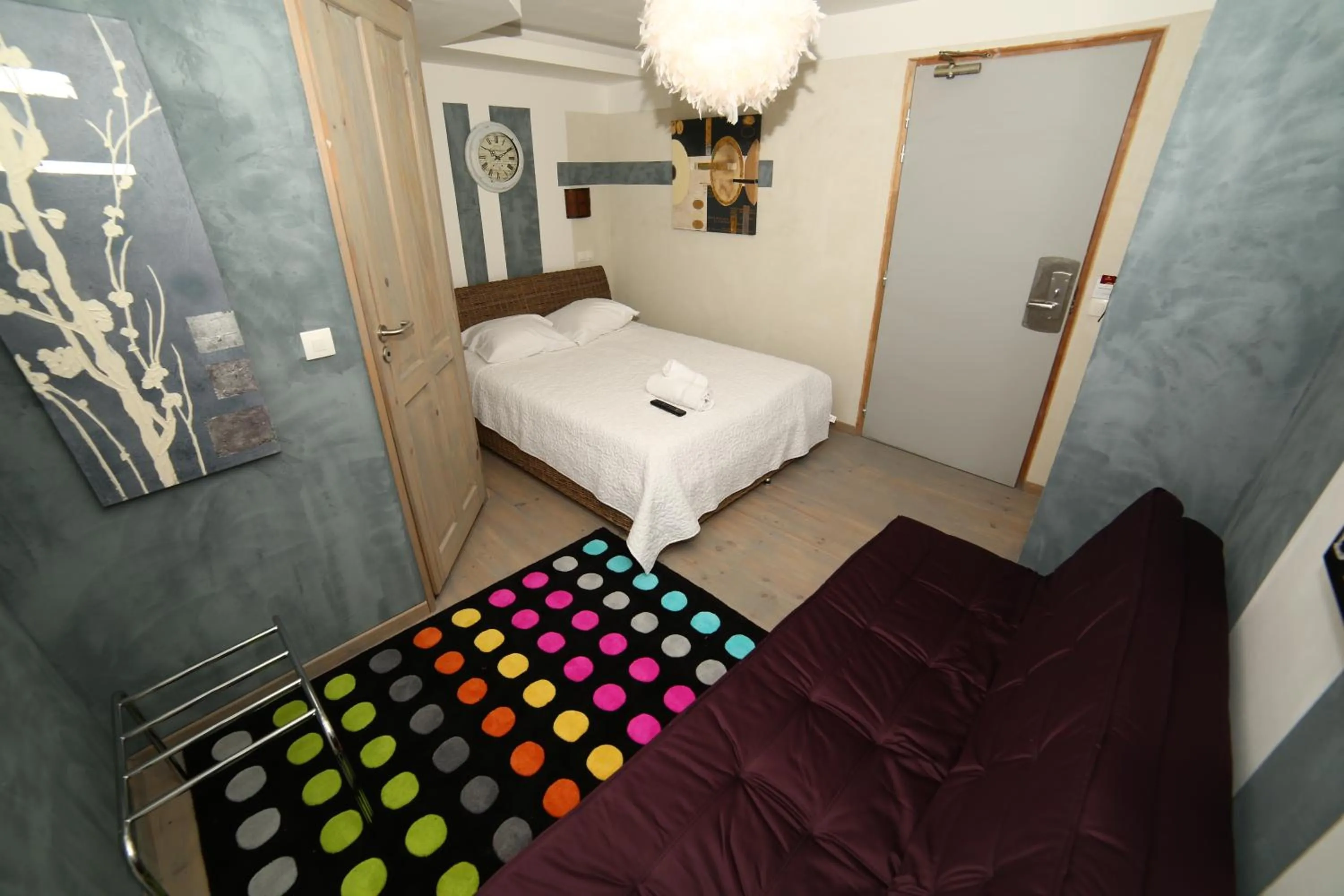 Photo of the whole room in Hôtel de France