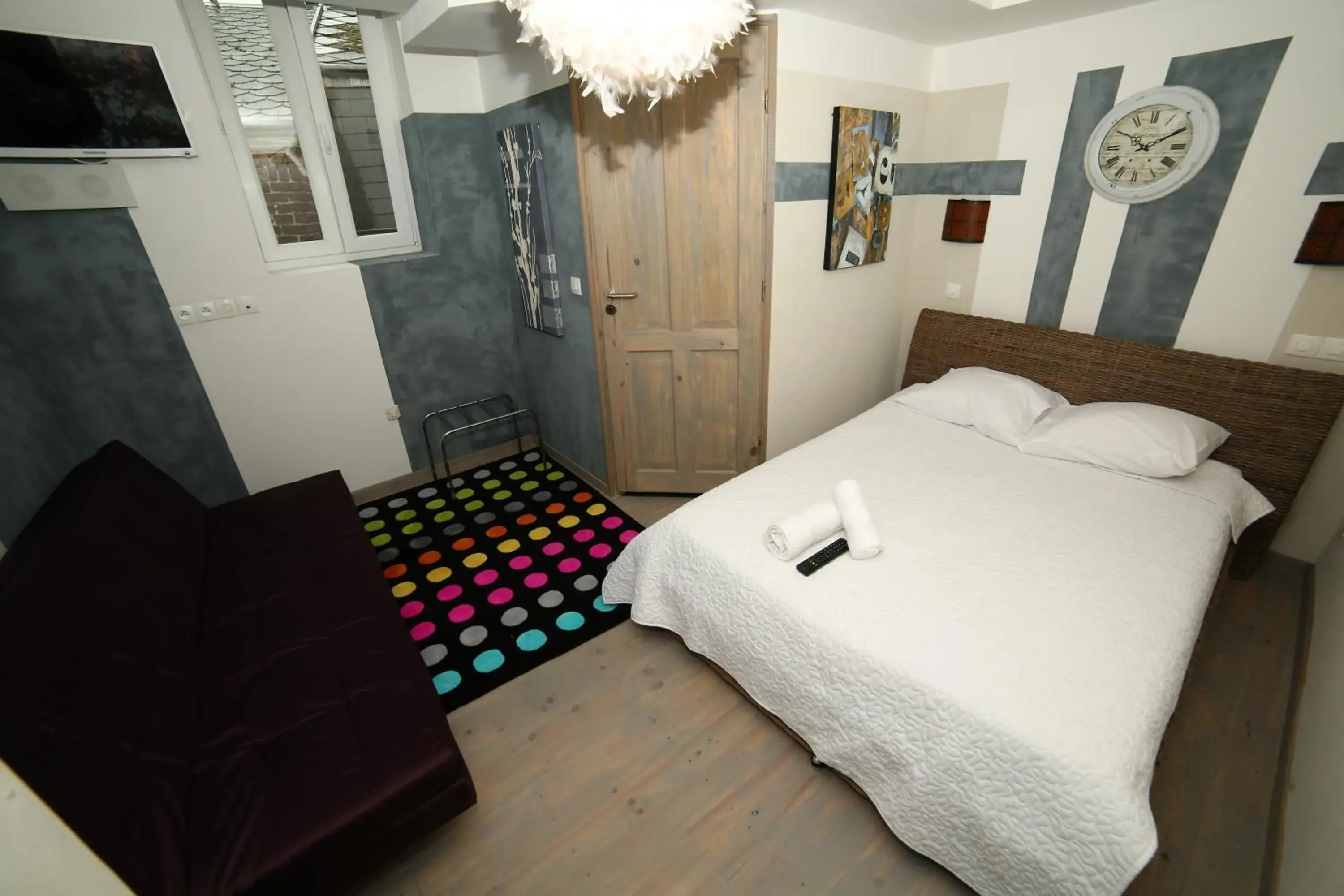 Family Room (4 Adults) - single occupancy in Hôtel de France Family Room (4 Adults) - single occupancy in Hôtel de France