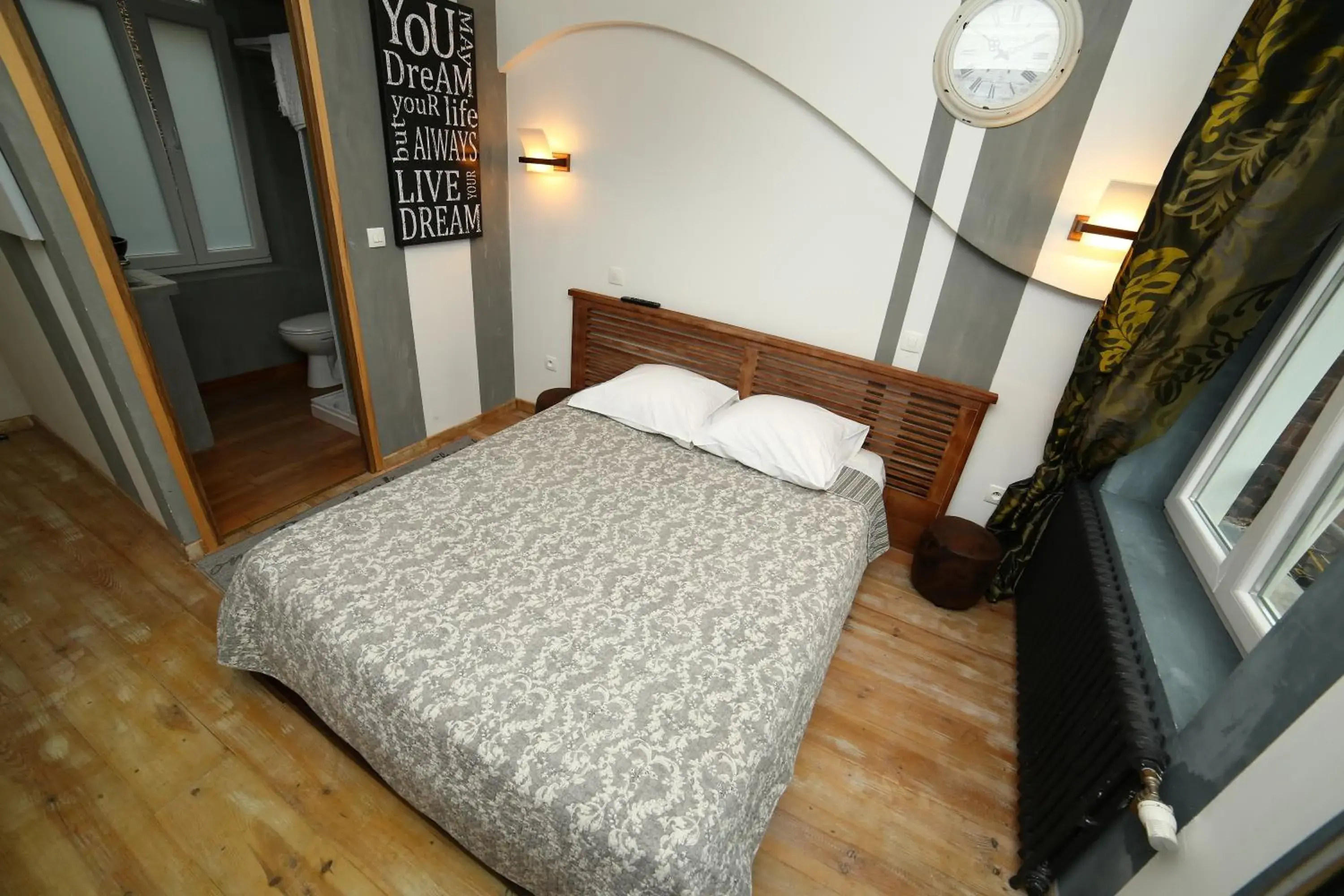 Double Room in Hôtel de France Double Room in Hôtel de France