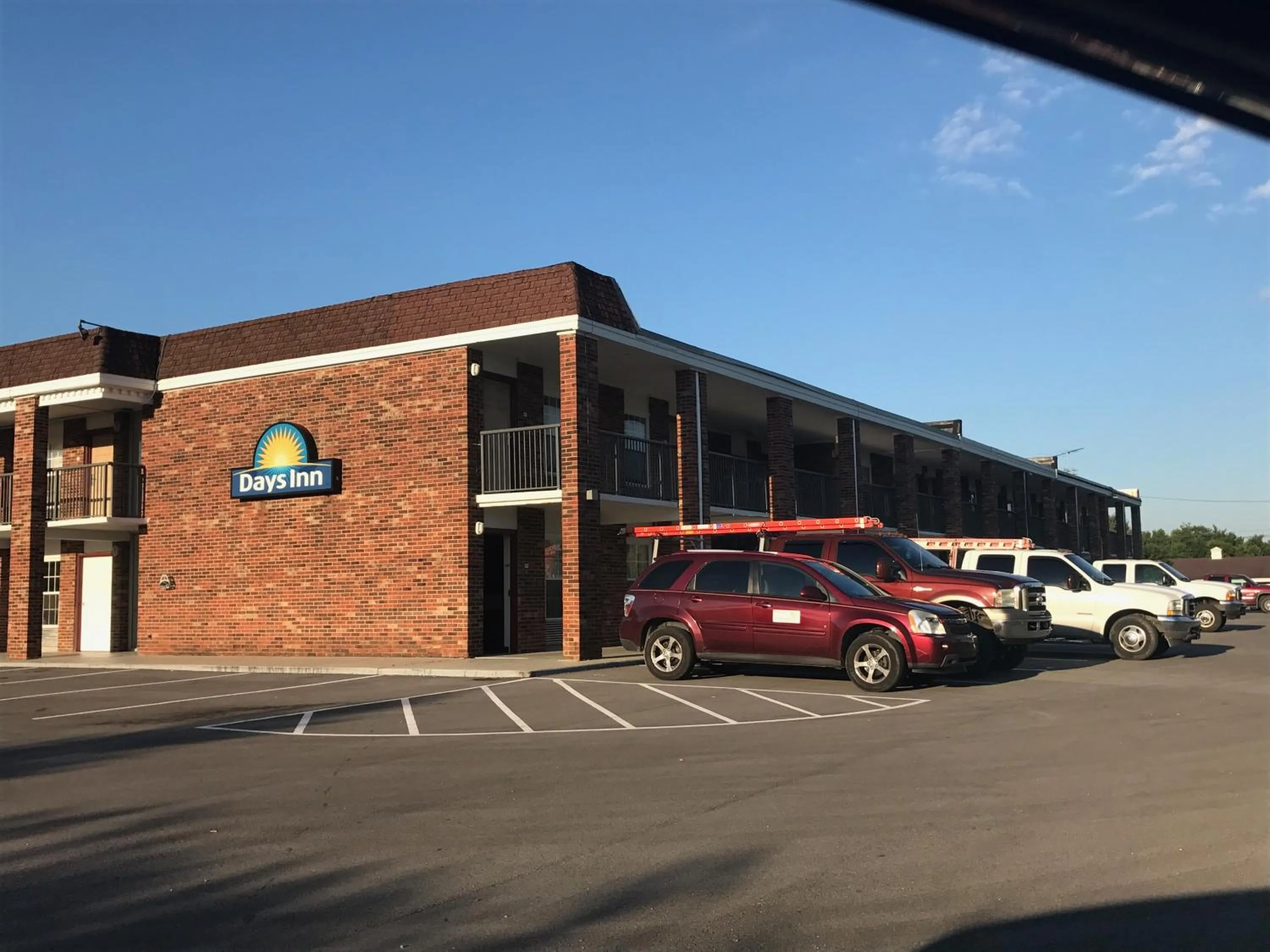 Property building in Days Inn by Wyndham Cave City