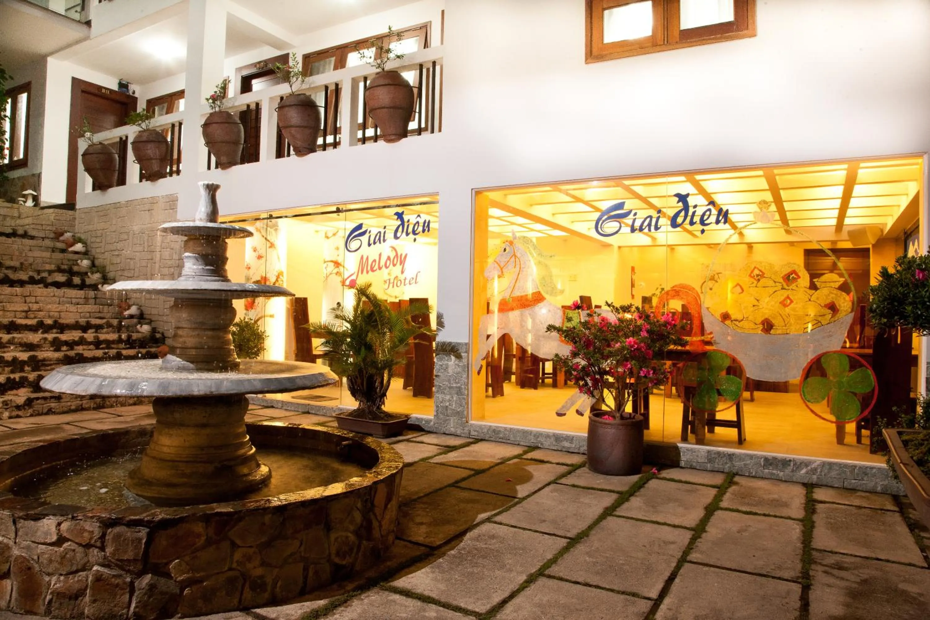 Restaurant/places to eat in Melody Hotel