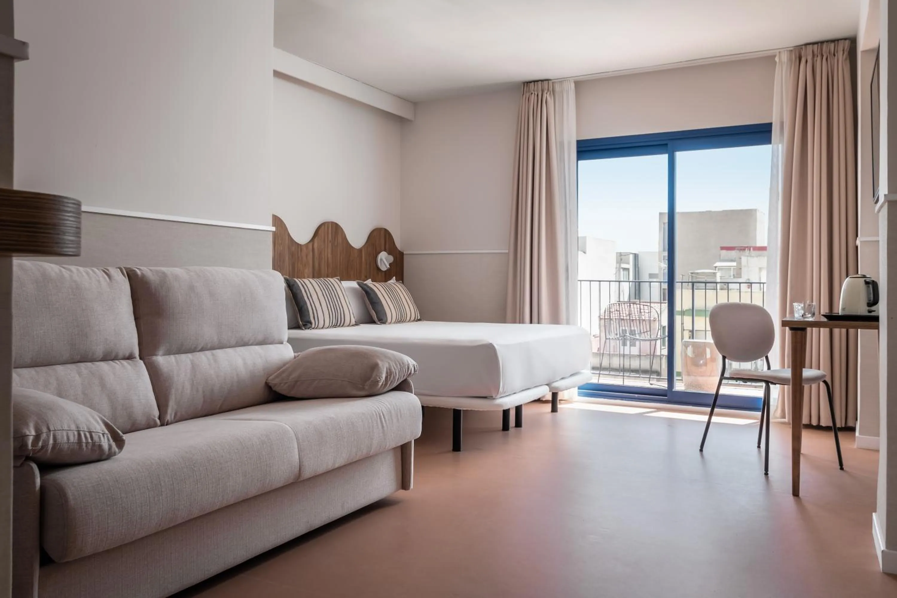 Bed in BYPILLOW Paseo