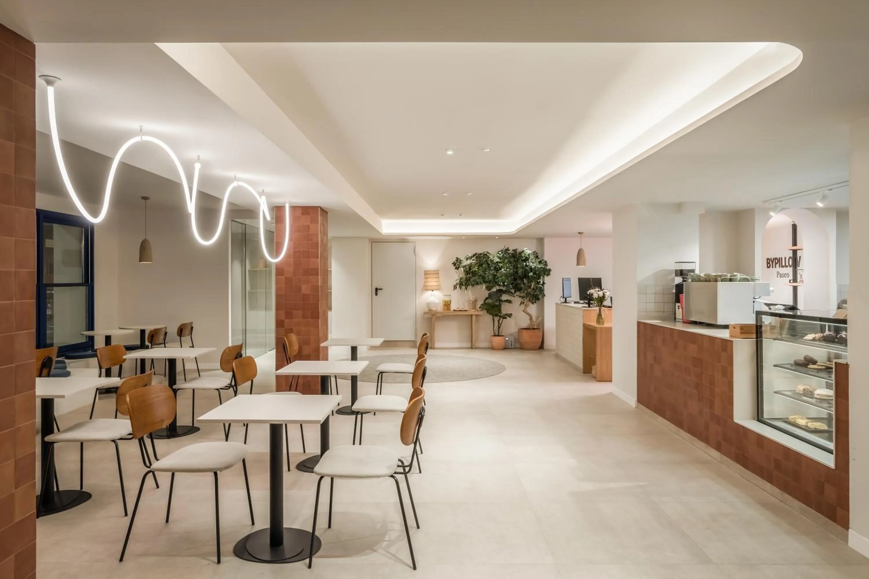 Breakfast in BYPILLOW Paseo