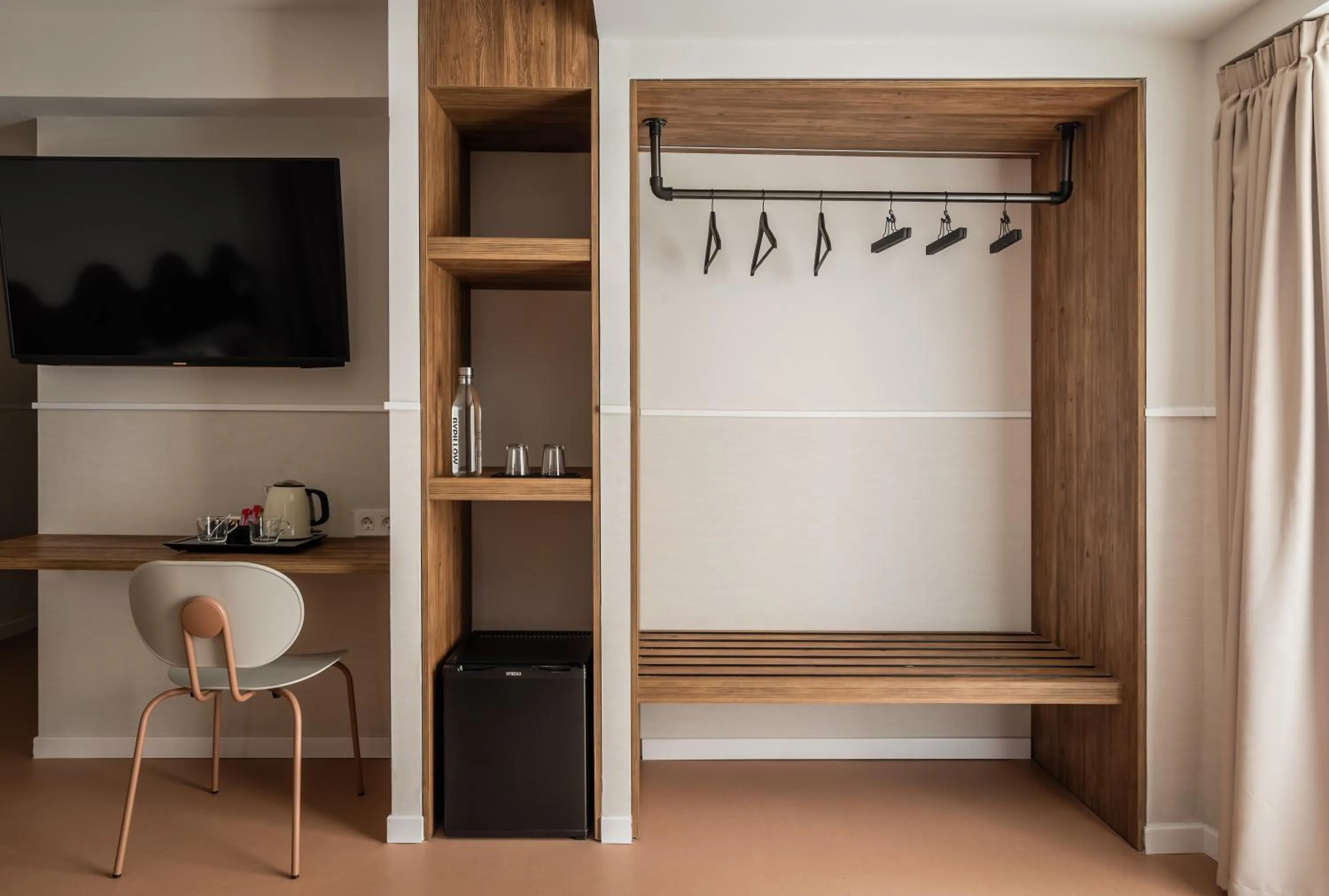 wardrobe in BYPILLOW Paseo