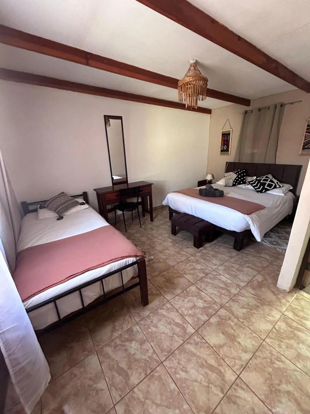 Bedroom, Bed in Hostal Katarpe