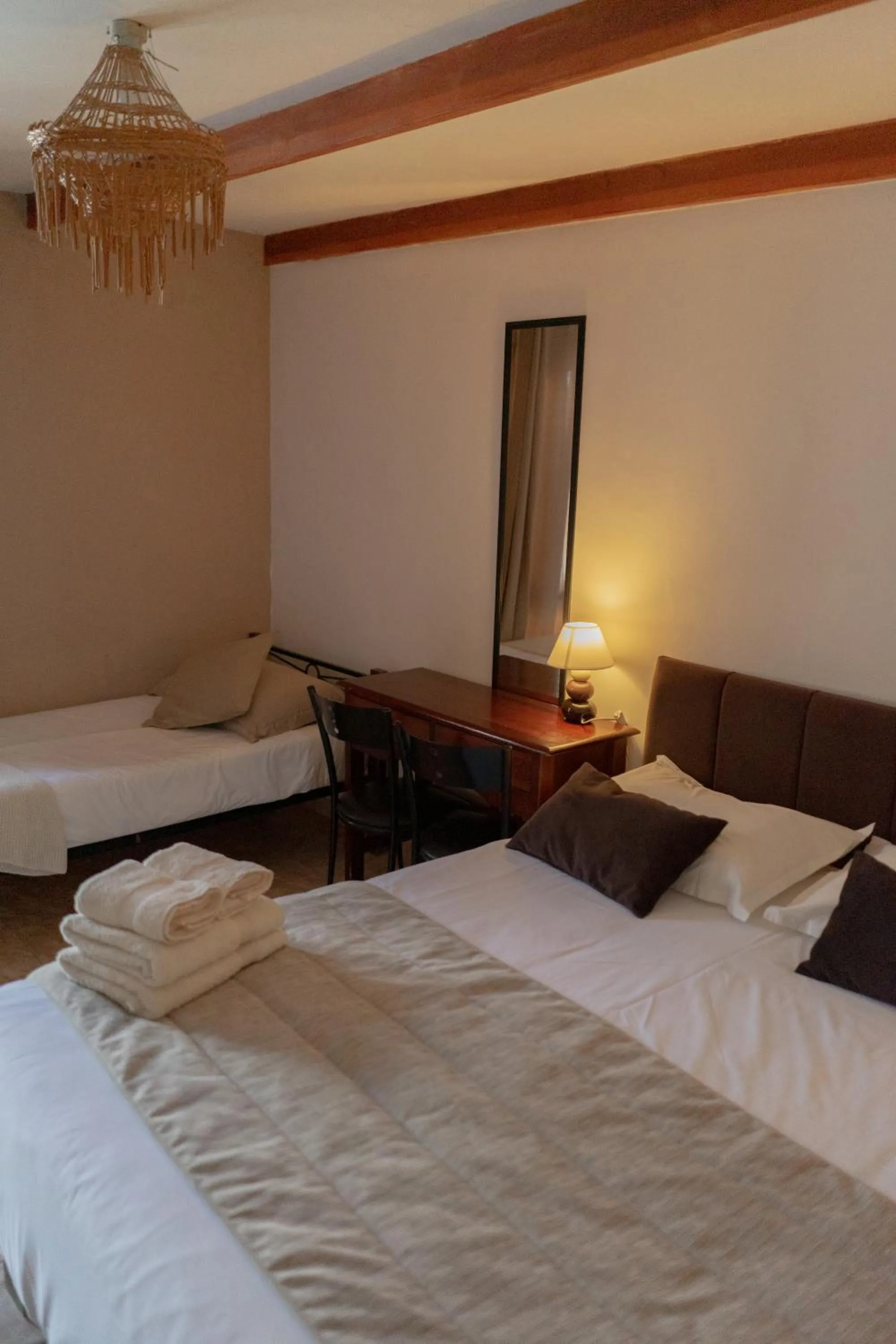 Bedroom, Bed in Hostal Katarpe