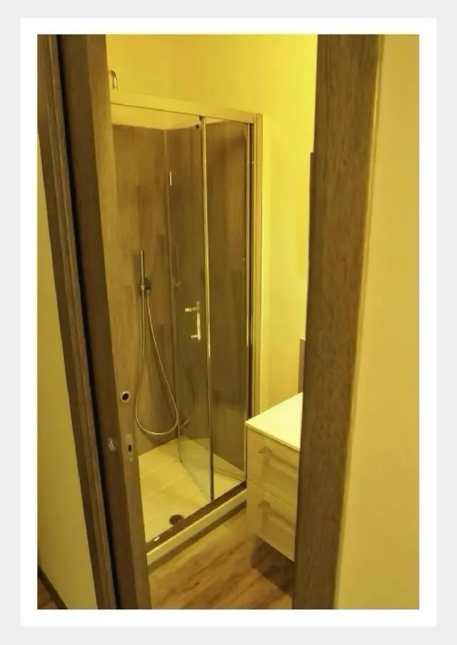 Shower in Il Campanile