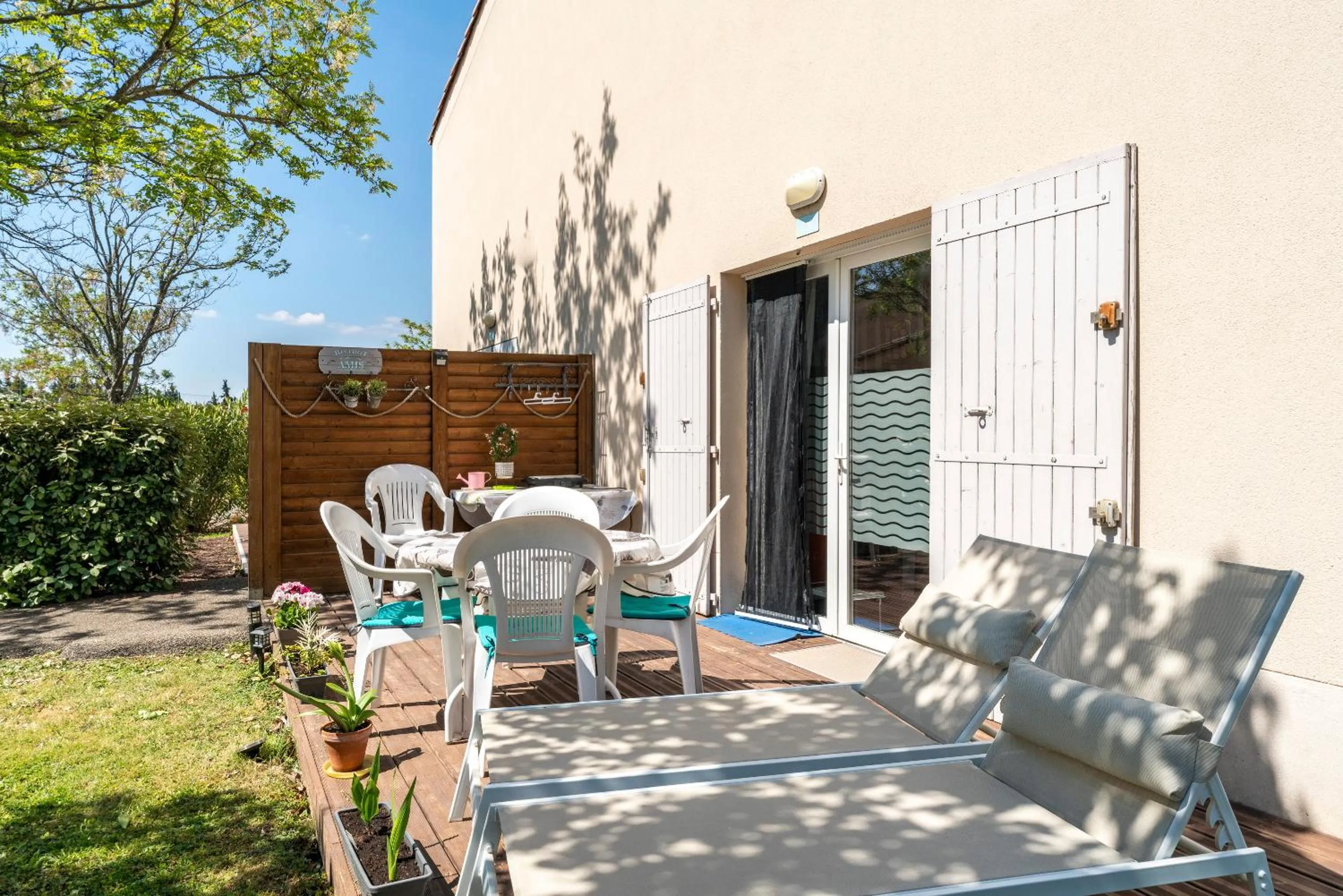 Property building in Les Demeures du Ventoux