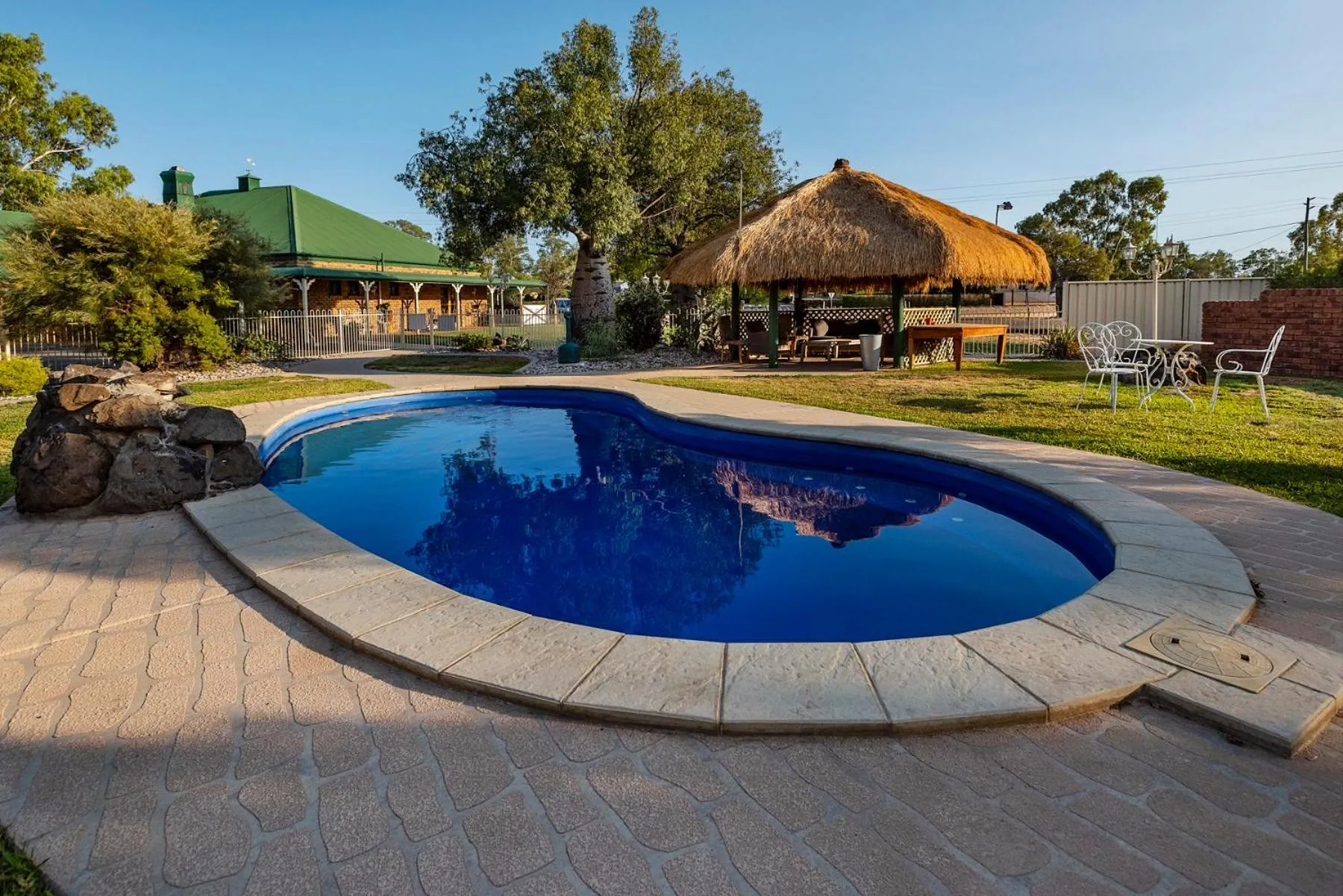 Swimming pool in Overlander Homestead Motel