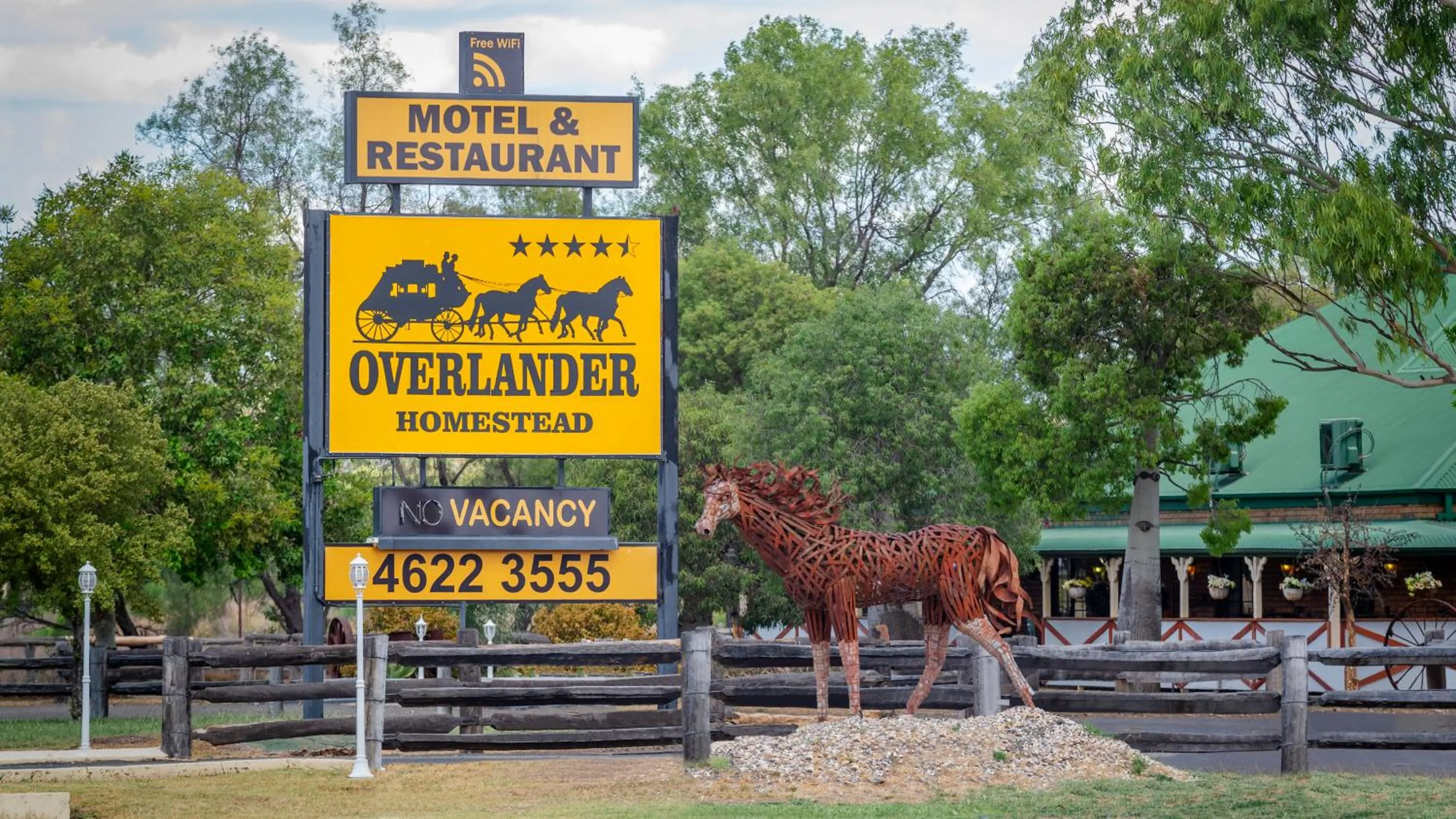 Facade/entrance in Overlander Homestead Motel