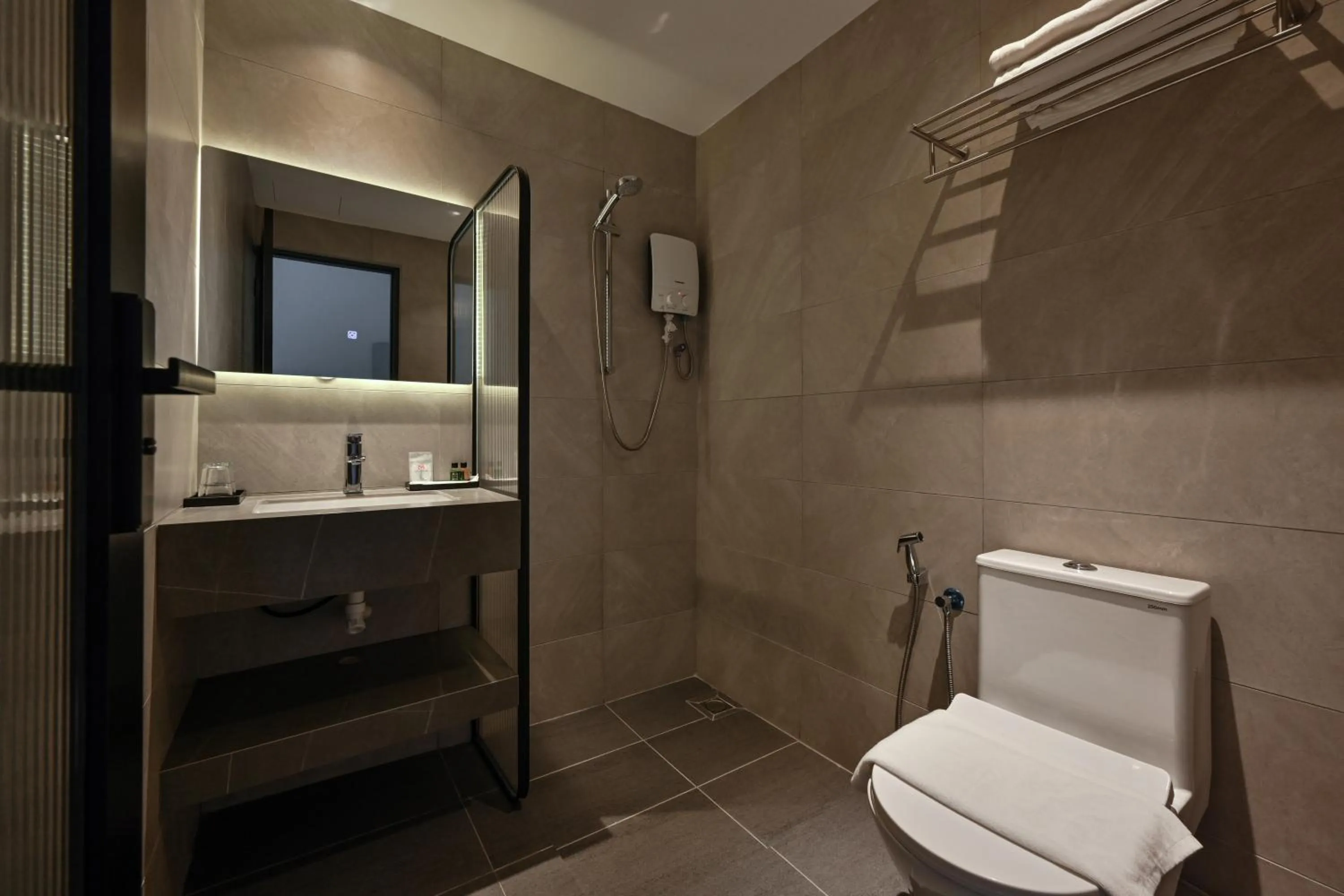 Bathroom in Macalister 288