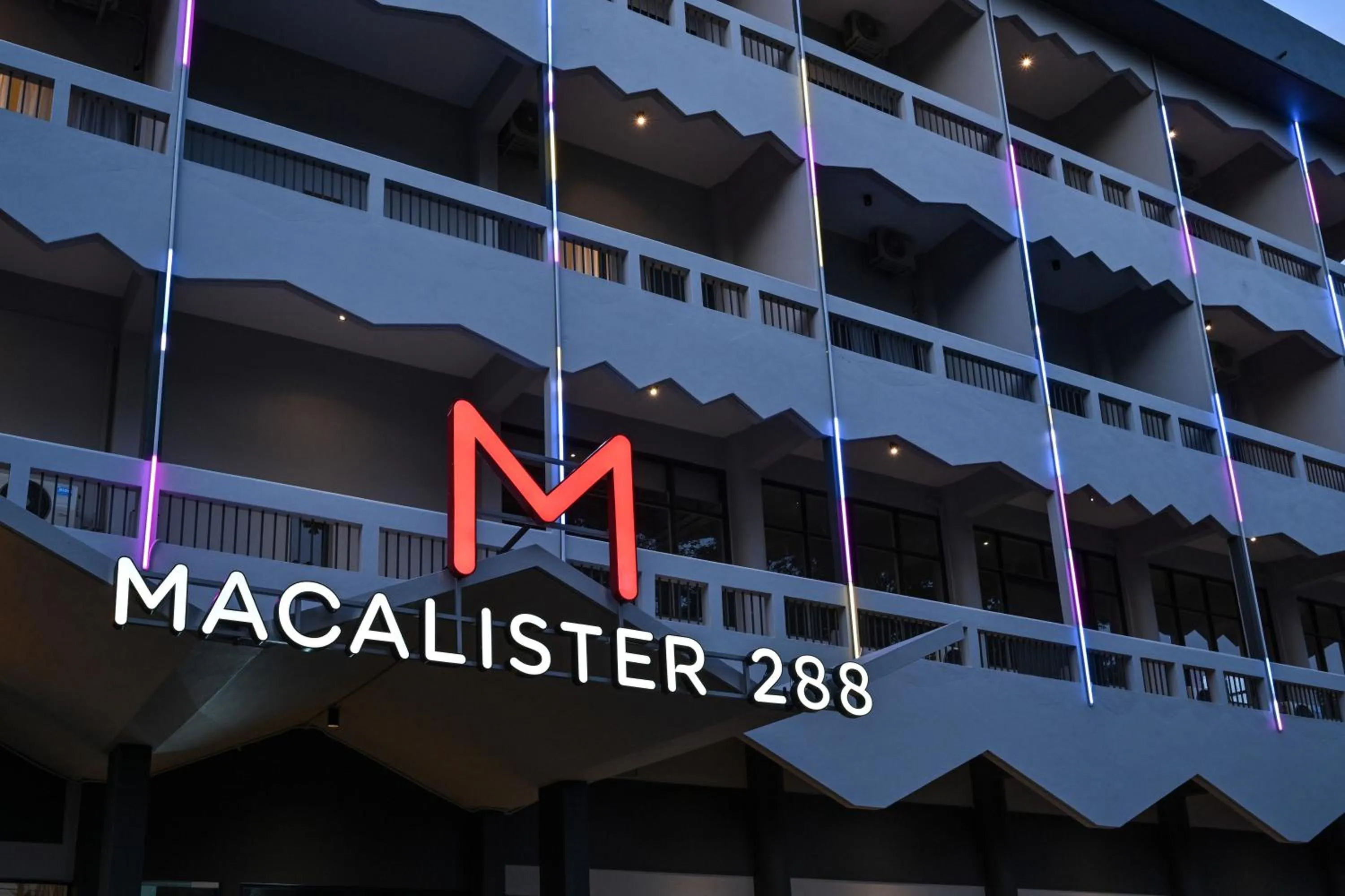 Property building in Macalister 288