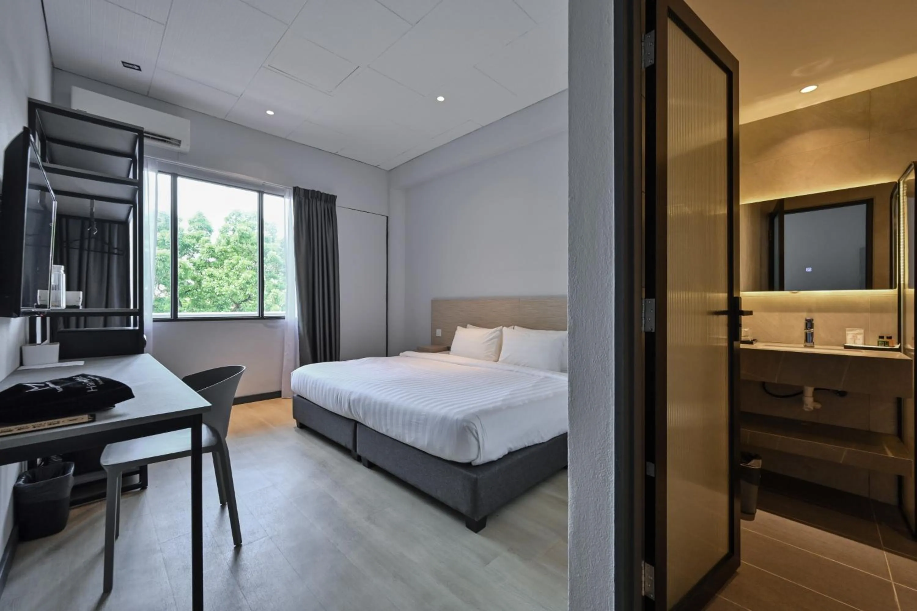 Bedroom, Bed in Macalister 288