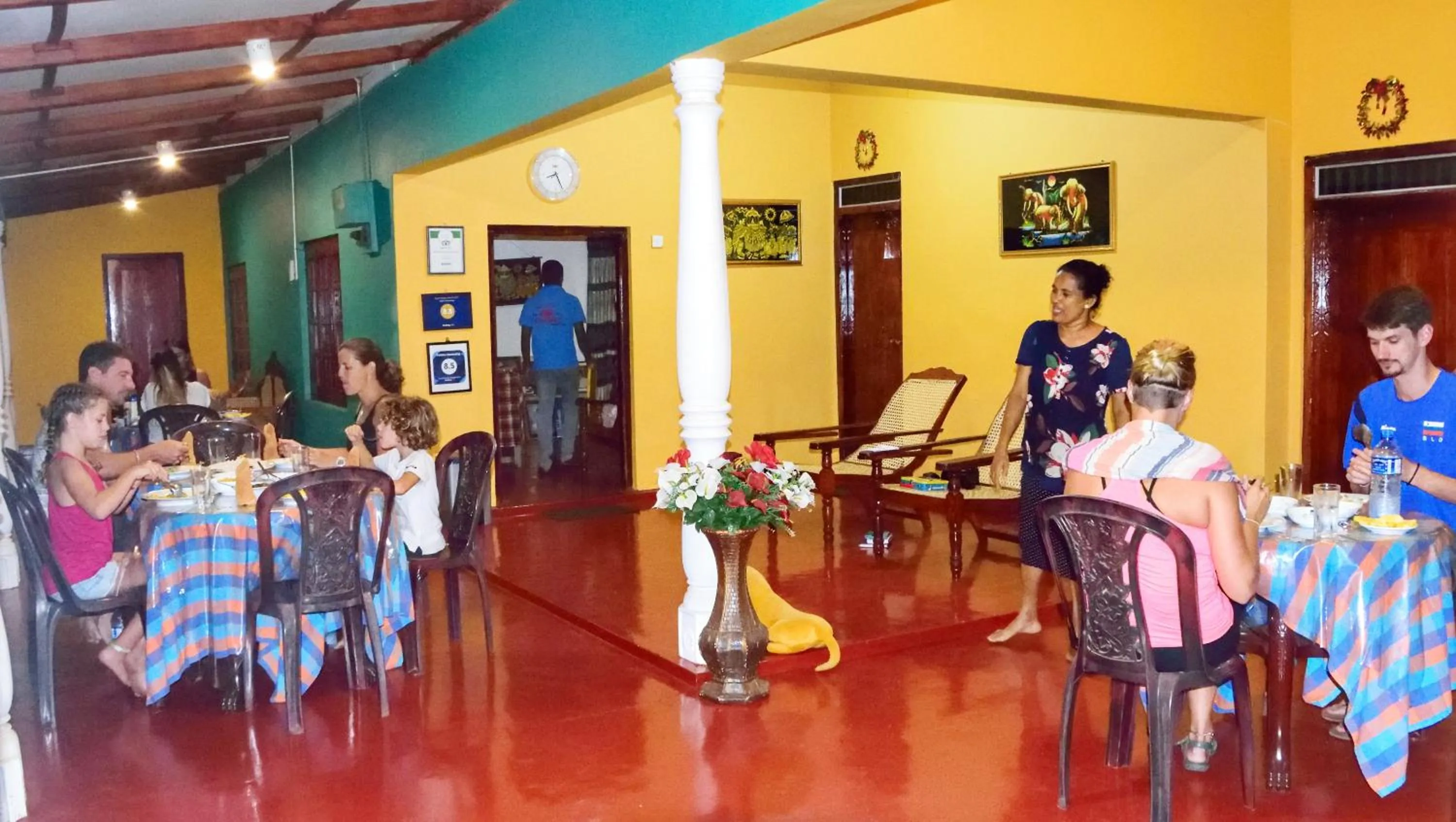 Restaurant/places to eat in Palitha Homestay