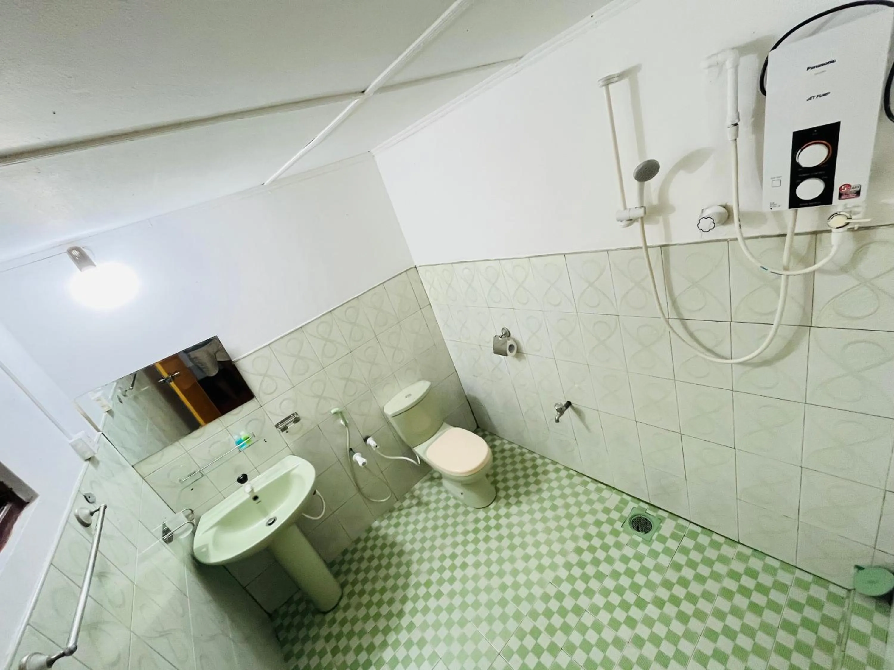 Bathroom in Palitha Homestay