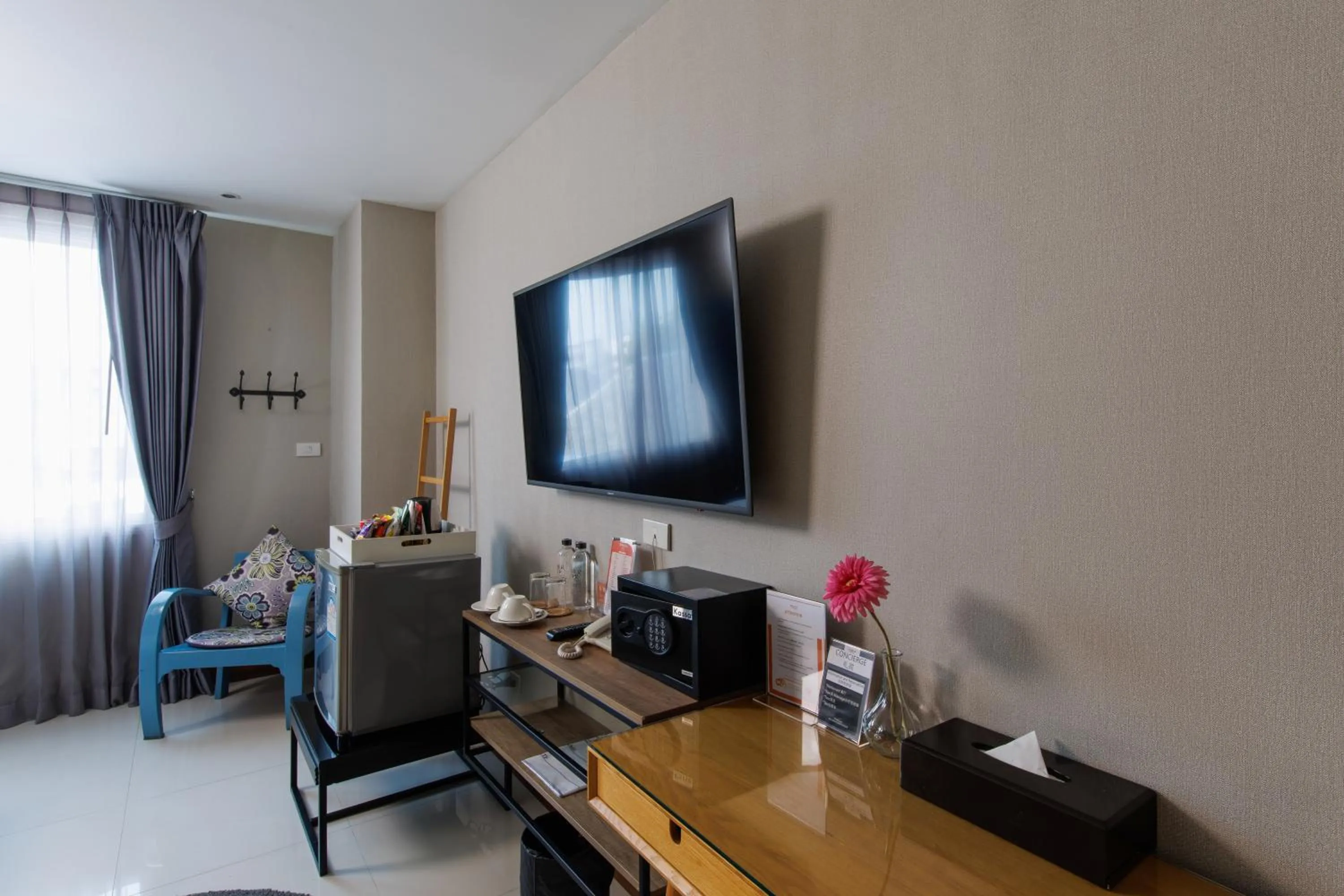 TV and multimedia in Chala Number 2 Art and Gallery