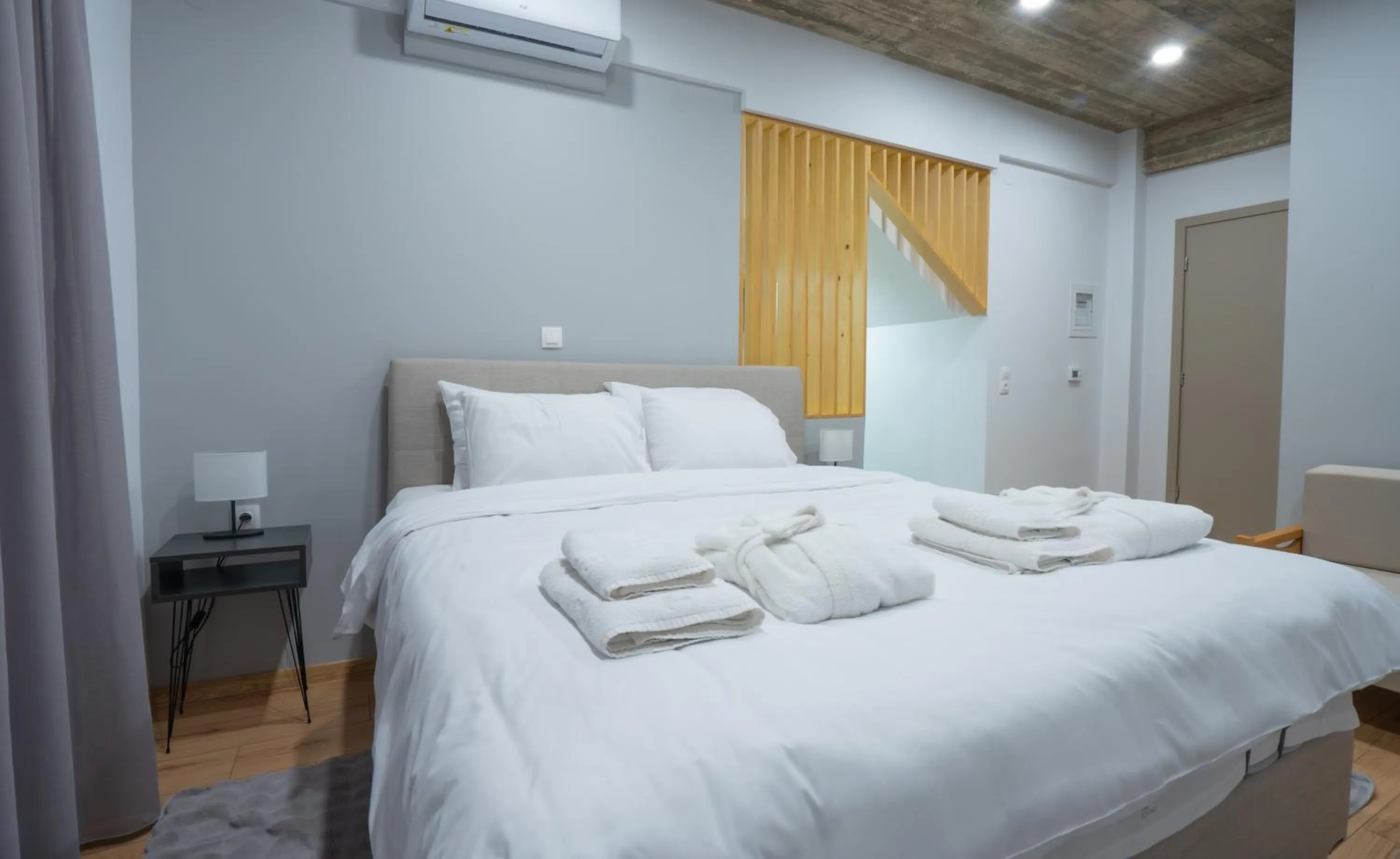 Bedroom, Bed in THE ROOMS