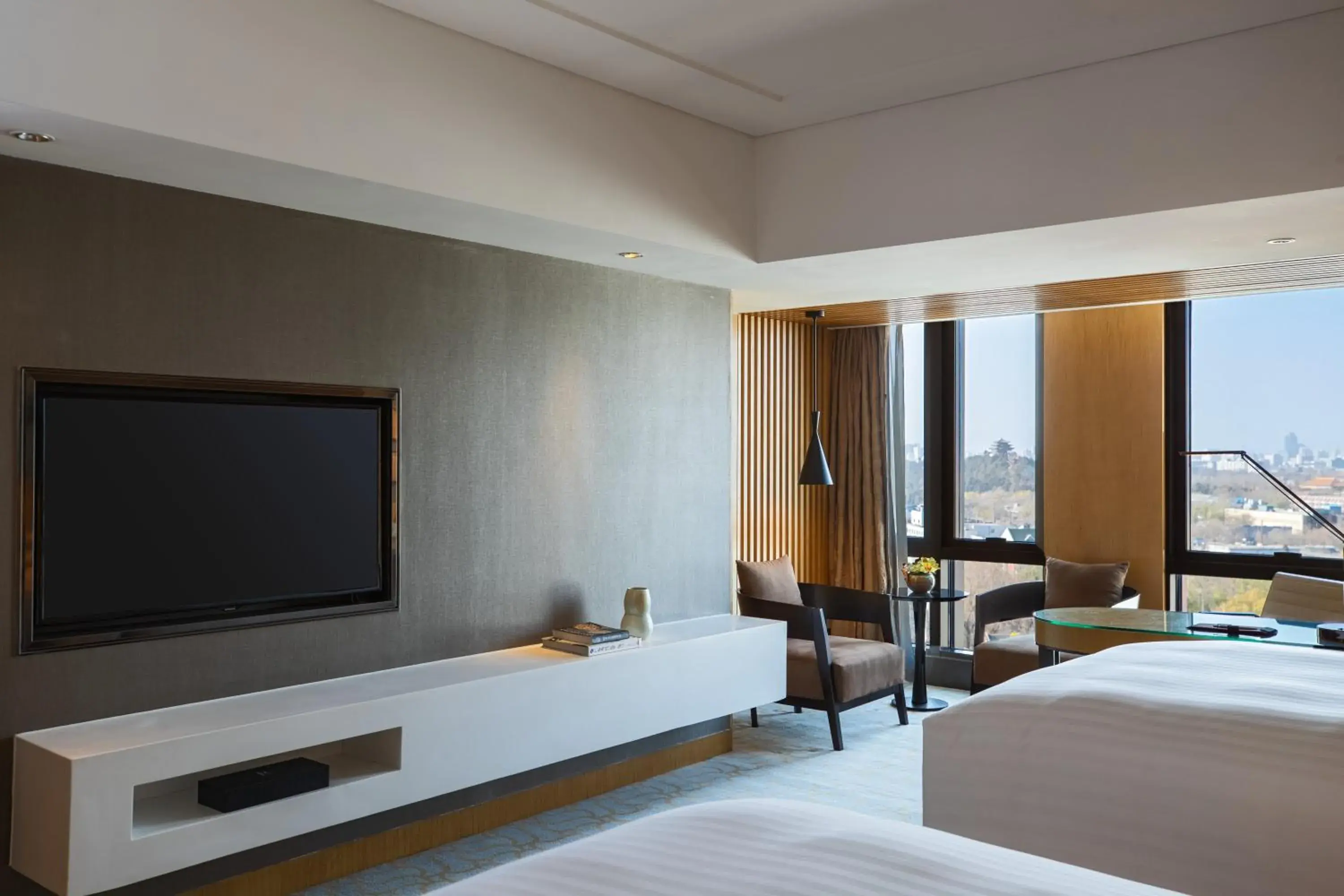 Club Twin Room with Lounge Access - Afternoon tea + Happy hour + Drink time in Renaissance Beijing Wangfujing Hotel Club Twin Room with Lounge Access - Afternoon tea + Happy hour + Drink time in Renaissance Beijing Wangfujing Hotel