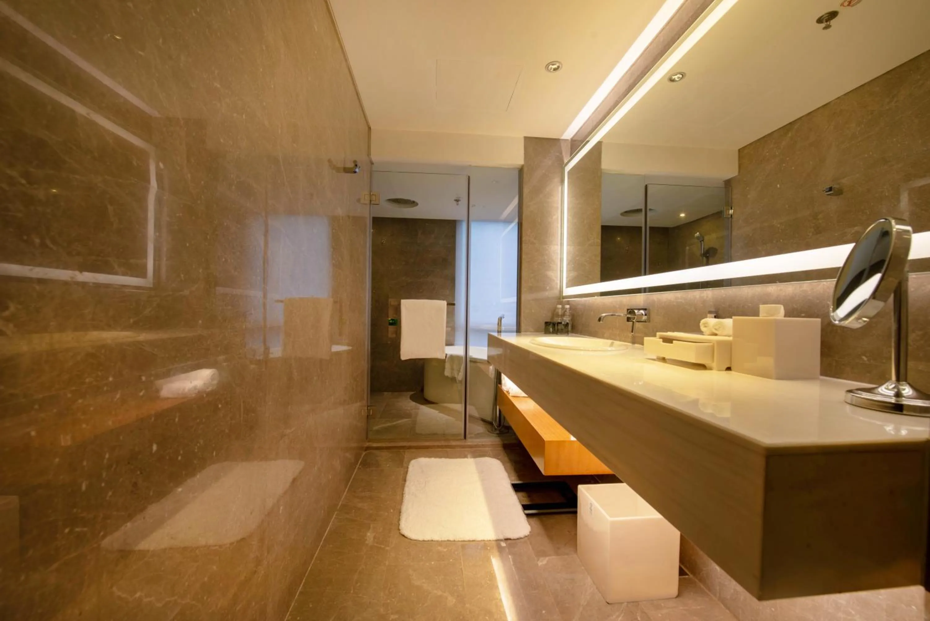 Toilet in Renaissance Beijing Wangfujing Hotel