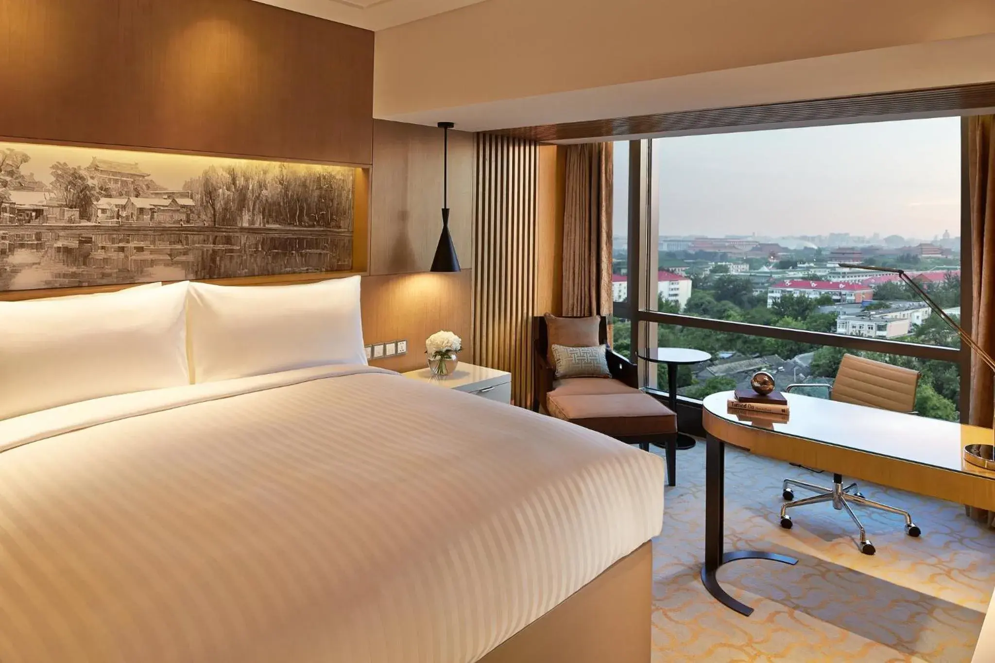 Club King Room with Lounge Access - Afternoon tea + Happy hour + Drink time in Renaissance Beijing Wangfujing Hotel Club King Room with Lounge Access - Afternoon tea + Happy hour + Drink time in Renaissance Beijing Wangfujing Hotel