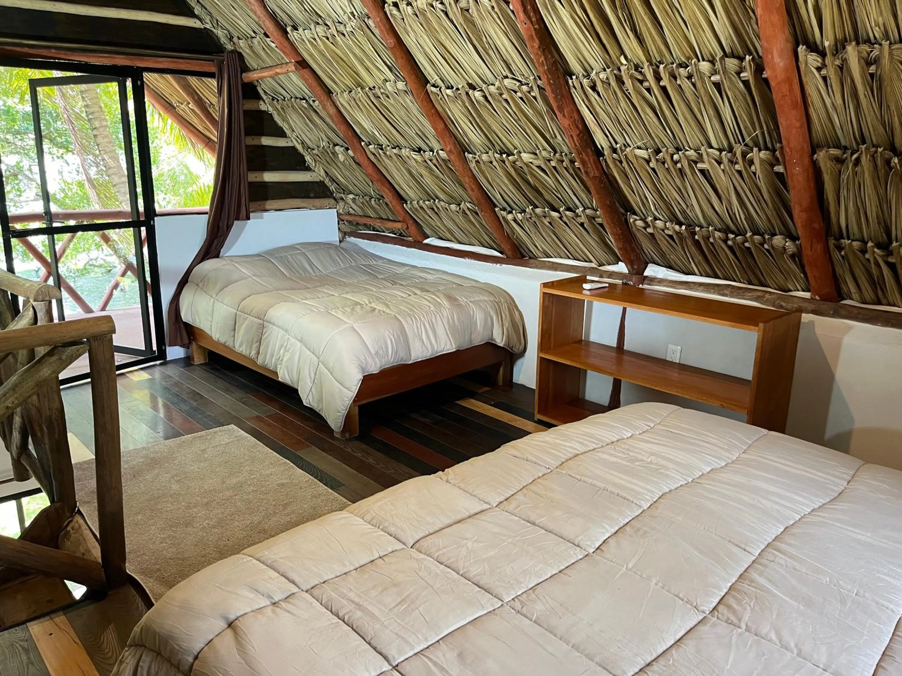 Photo of the whole room, Bed in Xanthus Hotel