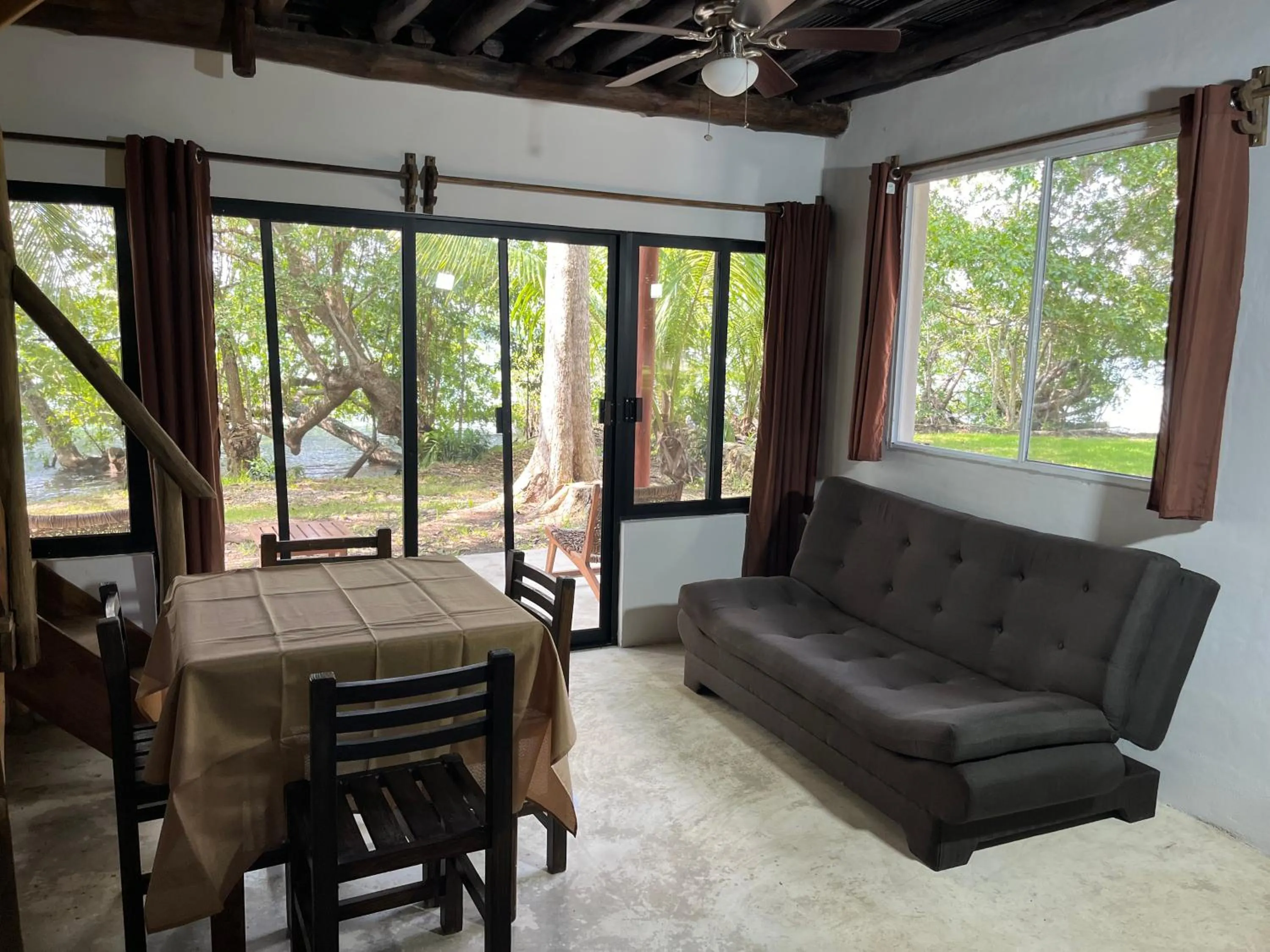 Living room in Xanthus Hotel