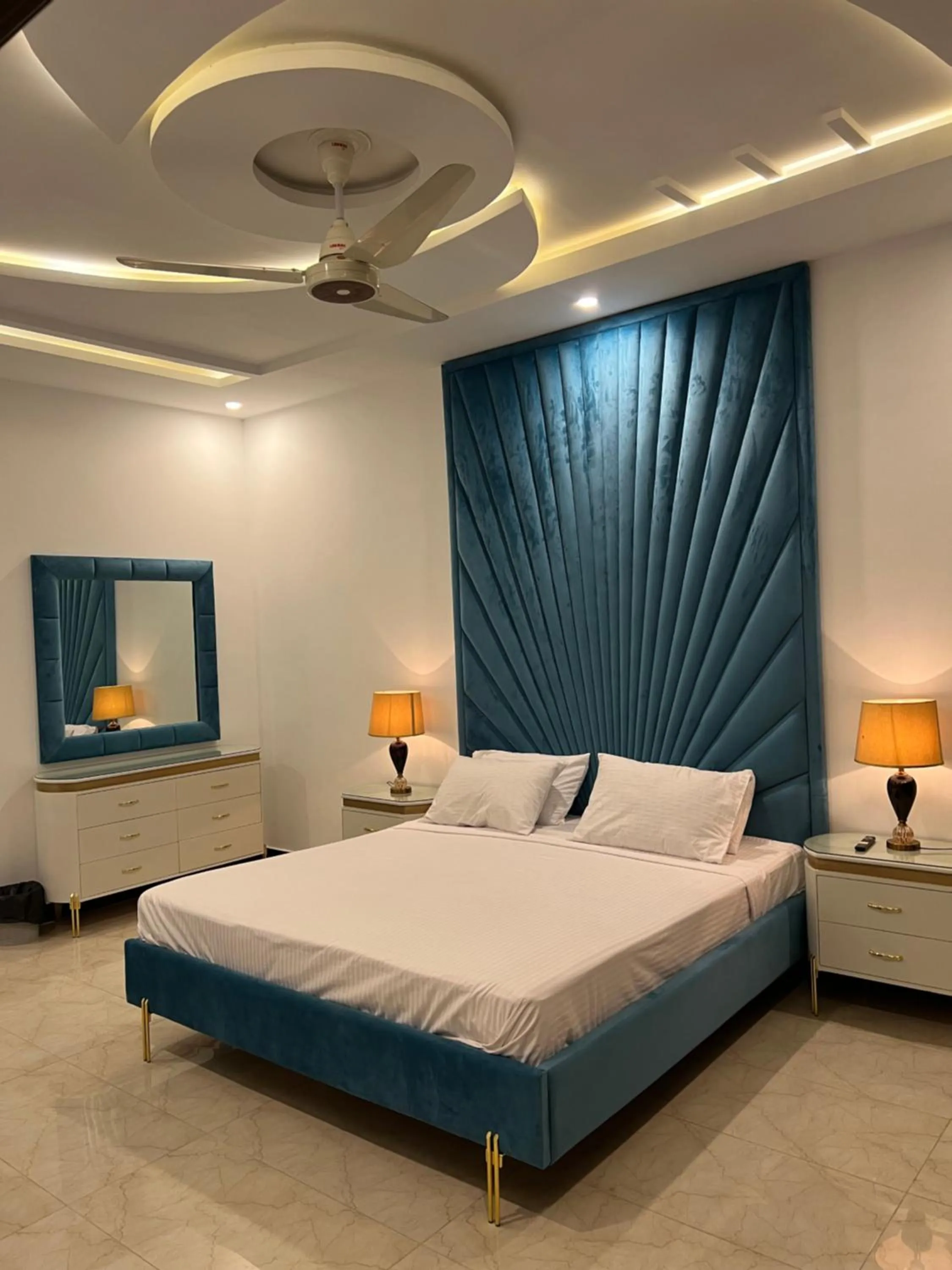Bedroom, Bed in The Gateway islamabad