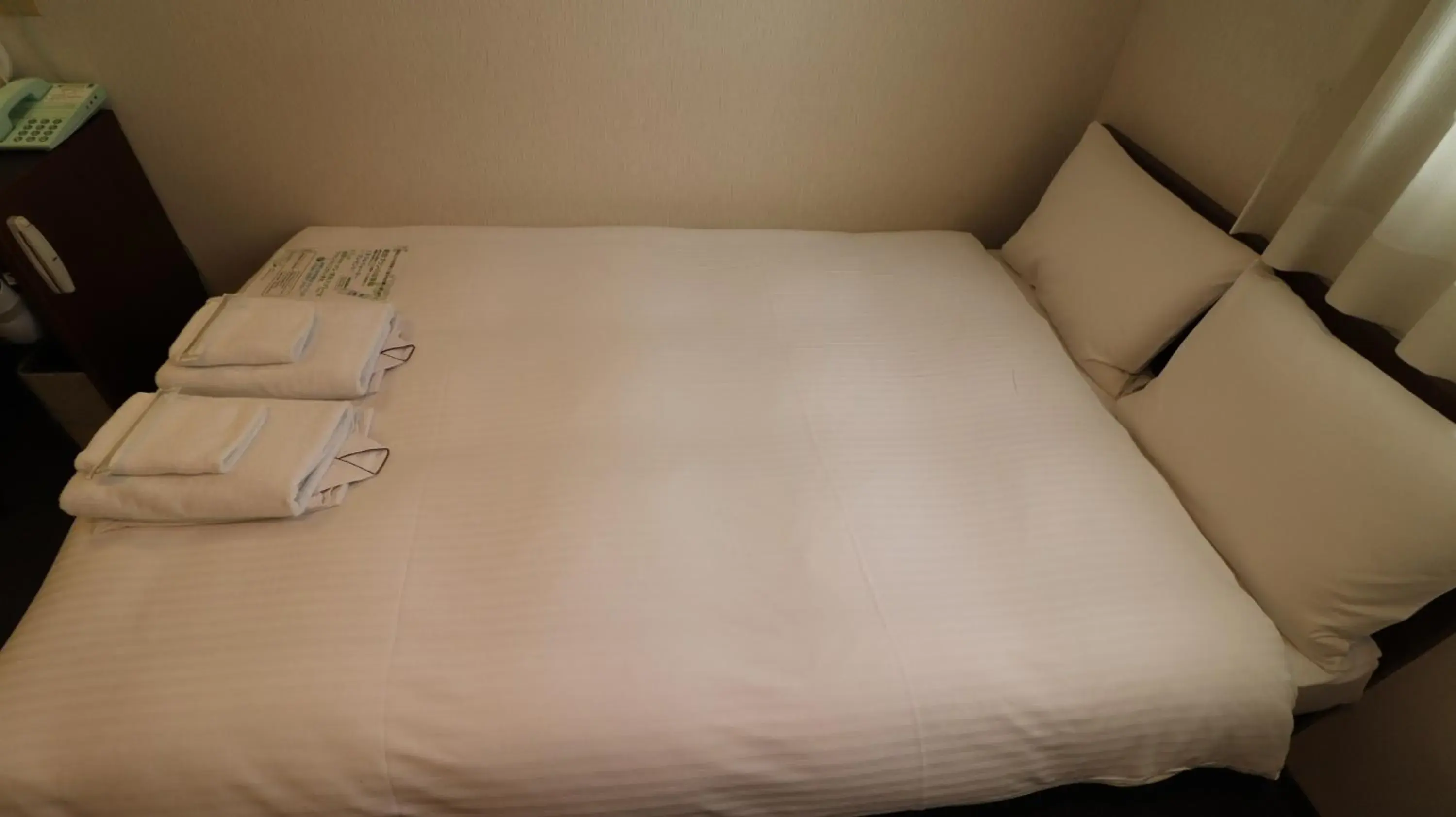 Double Room with Small Double Bed - Smoking in Hotel Green Arbor Double Room with Small Double Bed - Smoking in Hotel Green Arbor