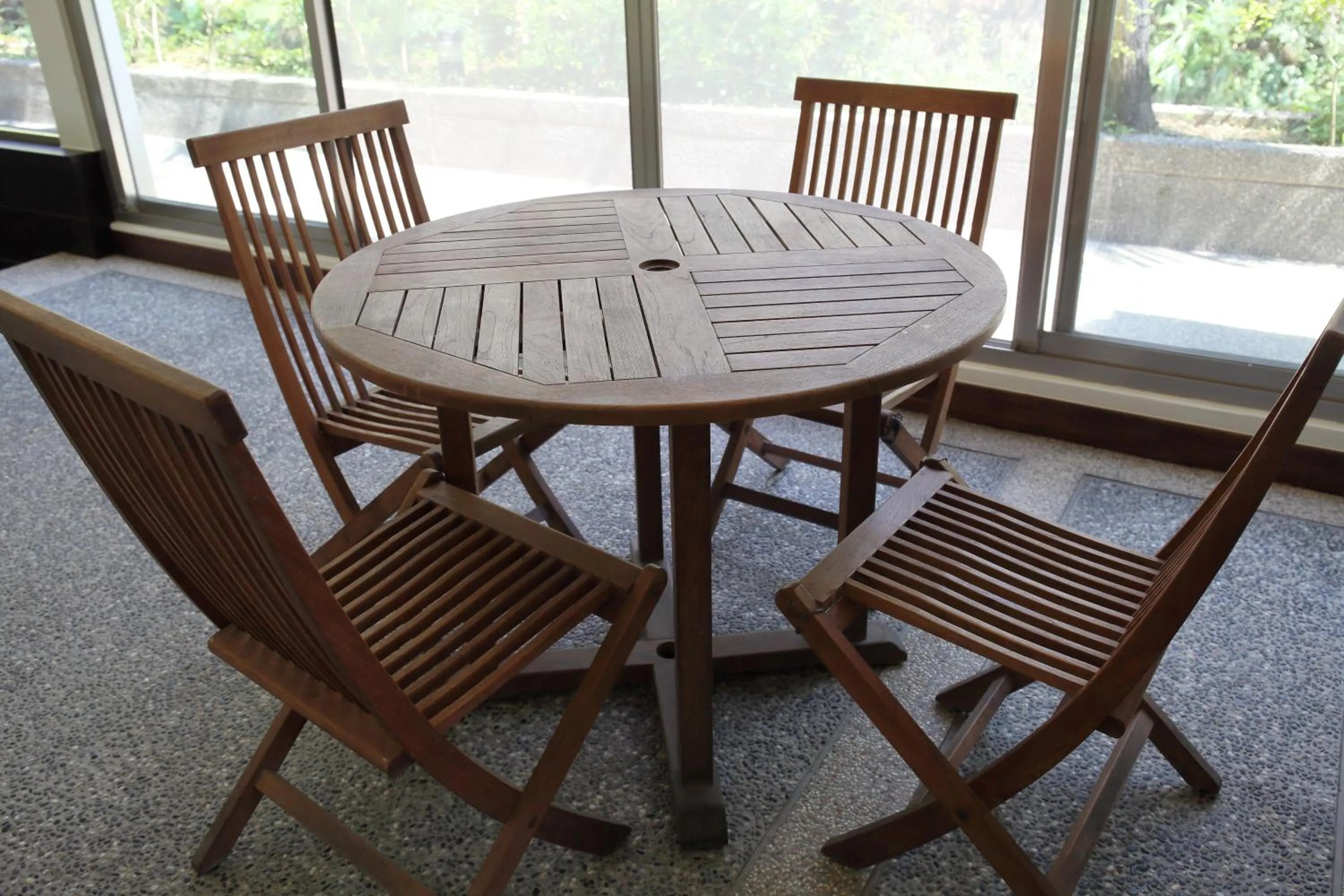 Communal lounge/ TV room in Spring Spa Hotel